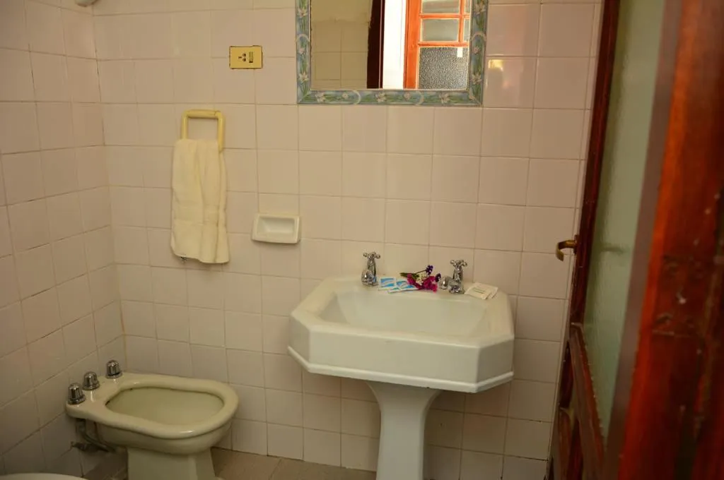 Toilet in Hotel La Giralda