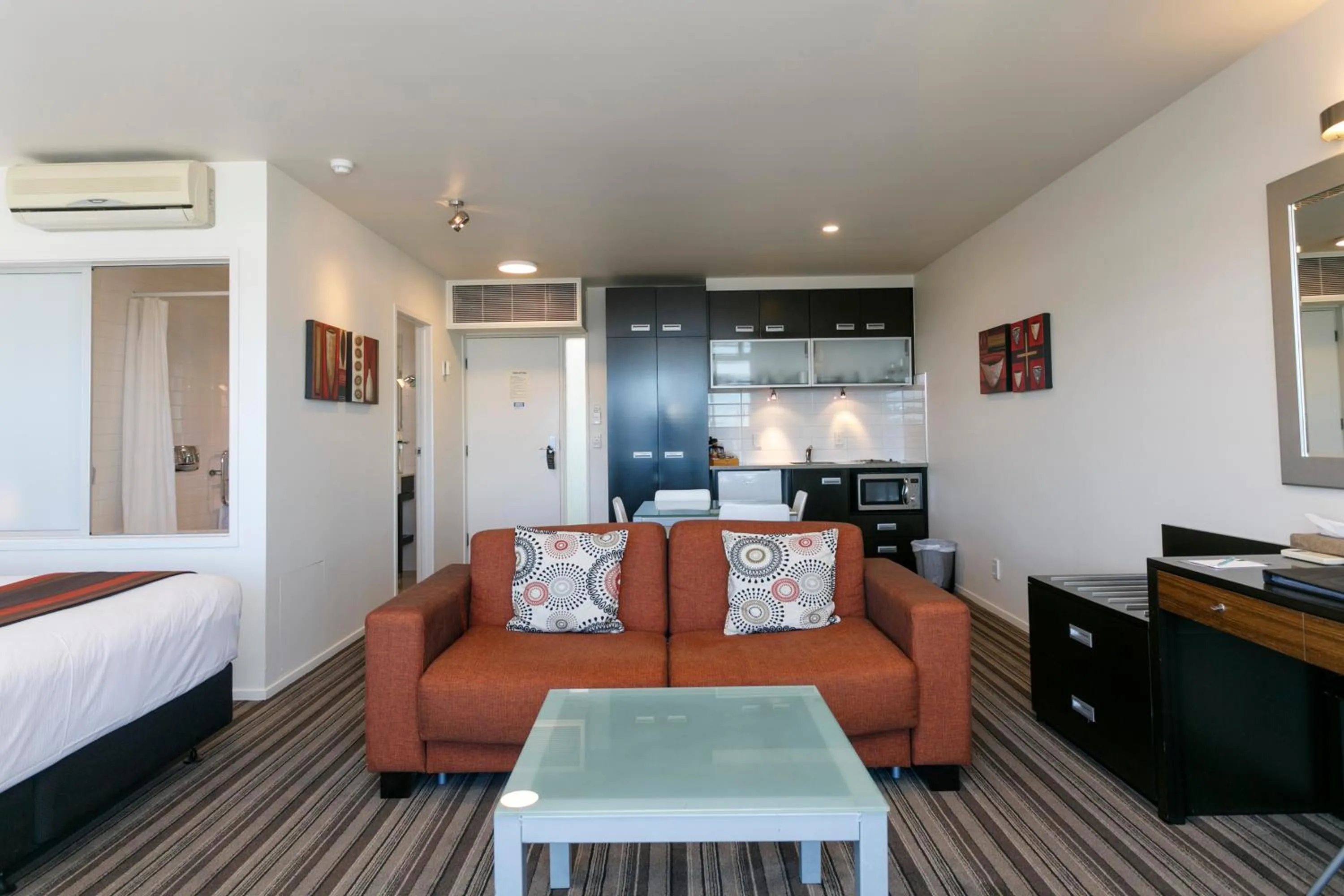 Kitchen or kitchenette, Bed in The Reef Resort