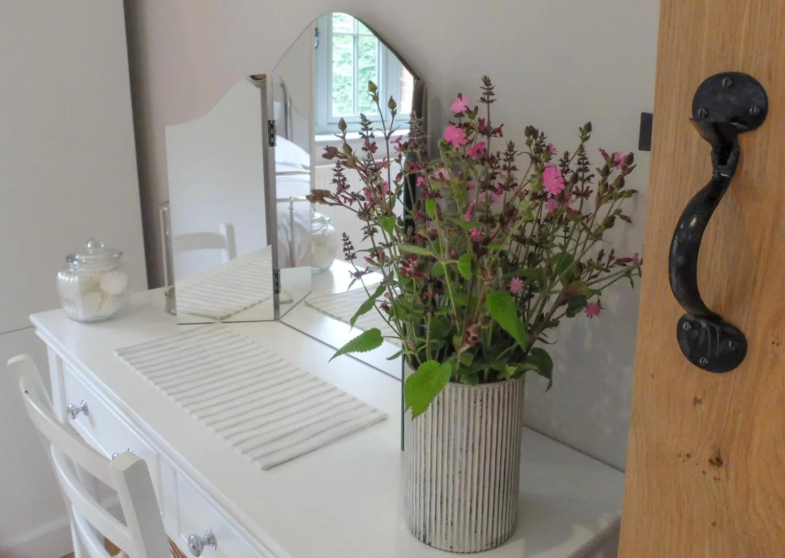 Property building in Pippin Heath House B&B