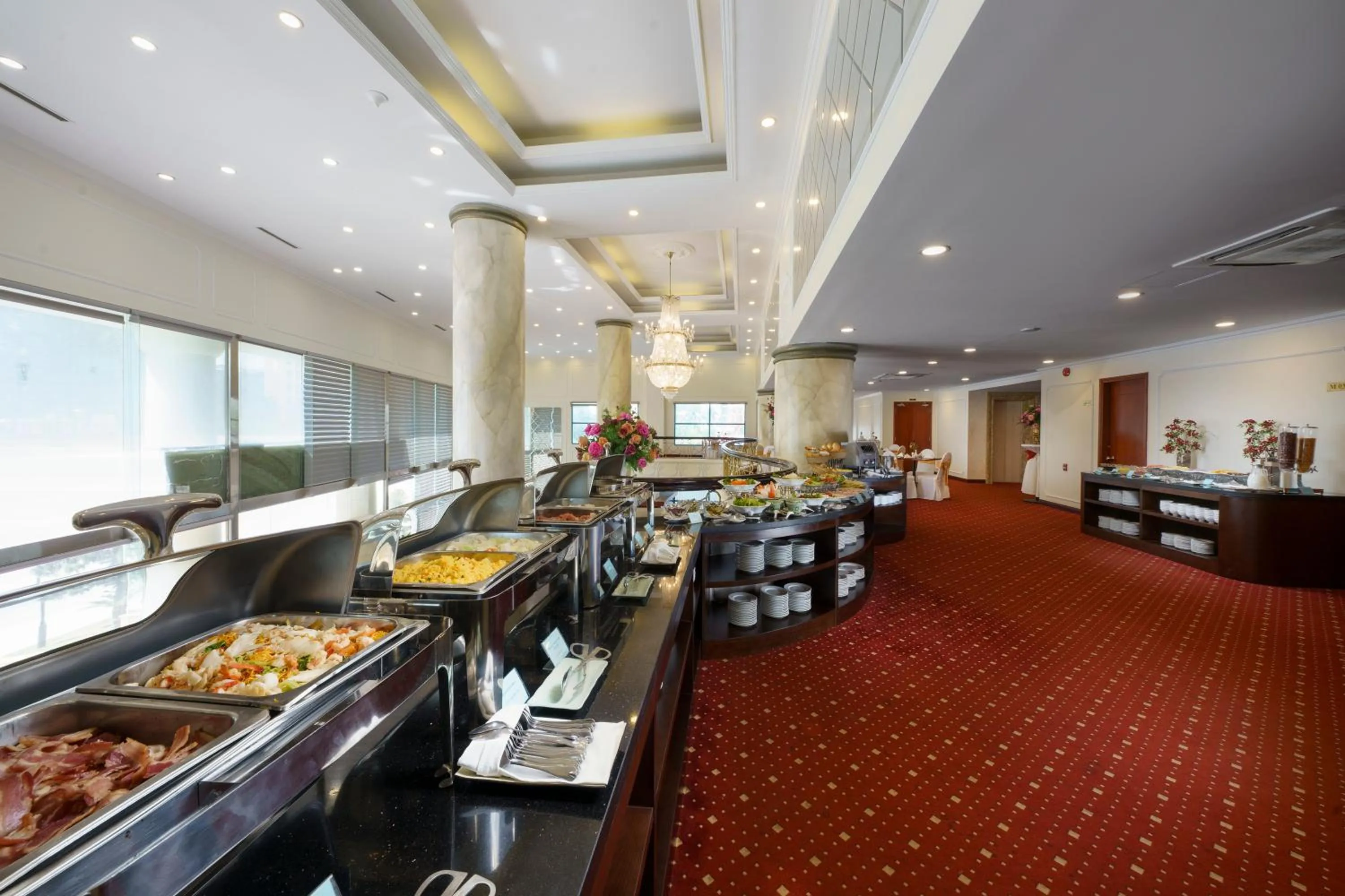 Buffet breakfast in Mithrin Hotel Halong