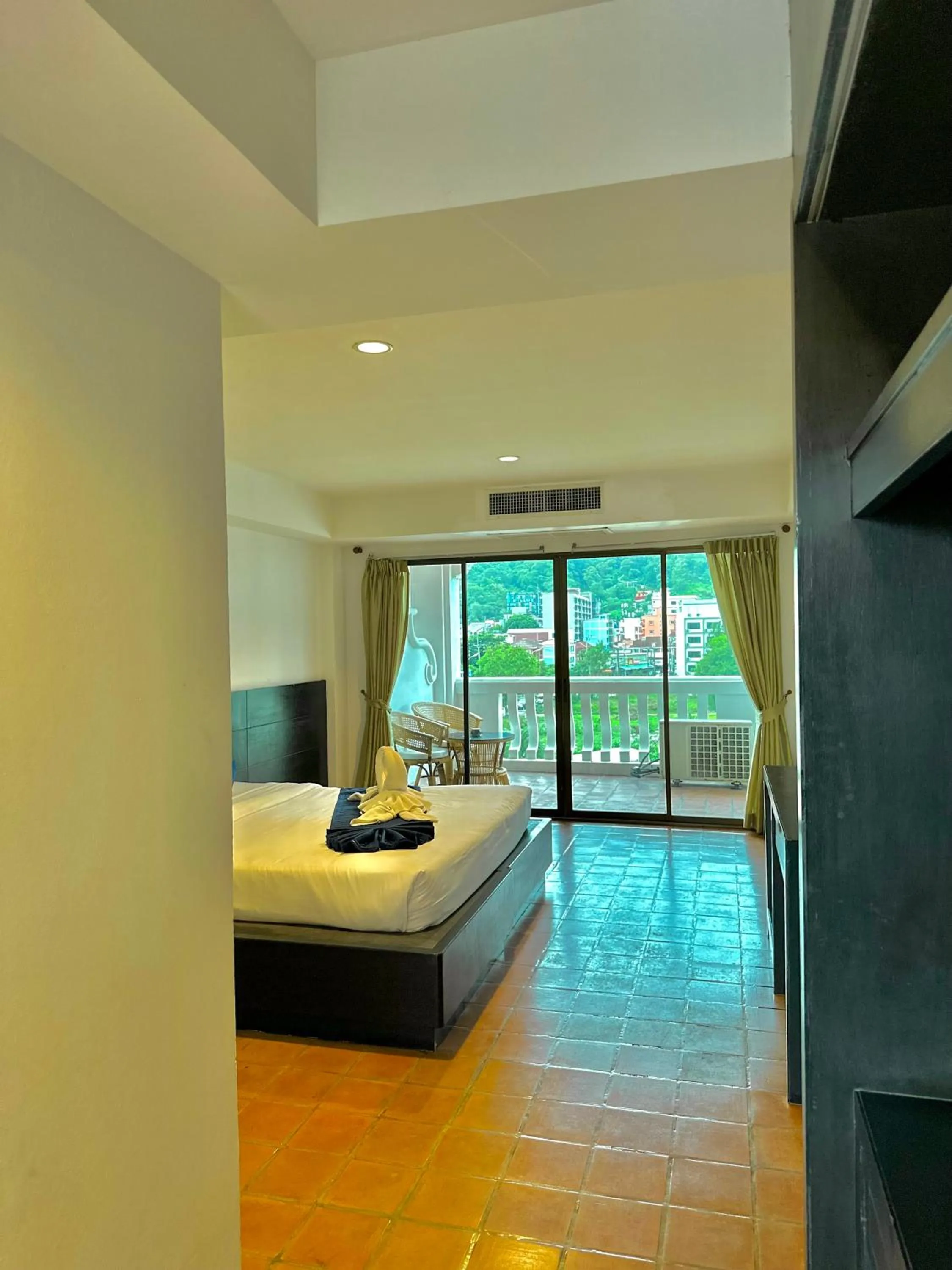 Photo of the whole room, Bed in APK Resort Patong