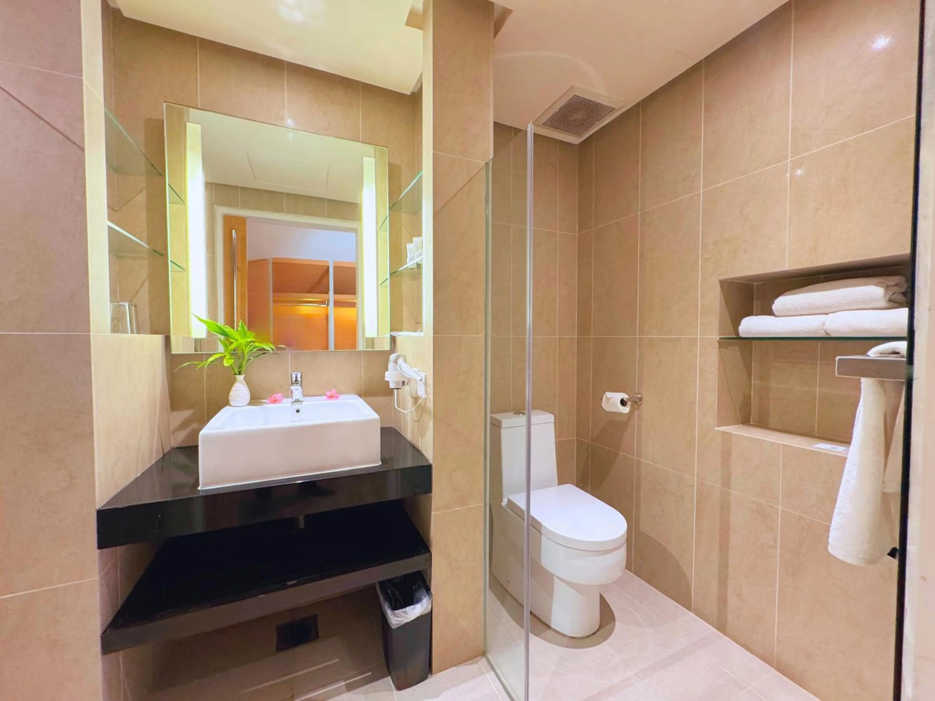 Bathroom in Bella Vista Waterfront Resort, Kuah Langkawi