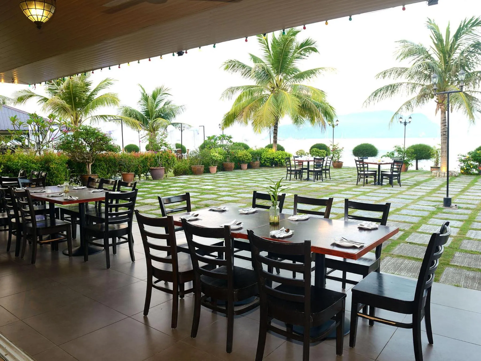 Restaurant/places to eat in Bella Vista Waterfront Resort, Kuah Langkawi