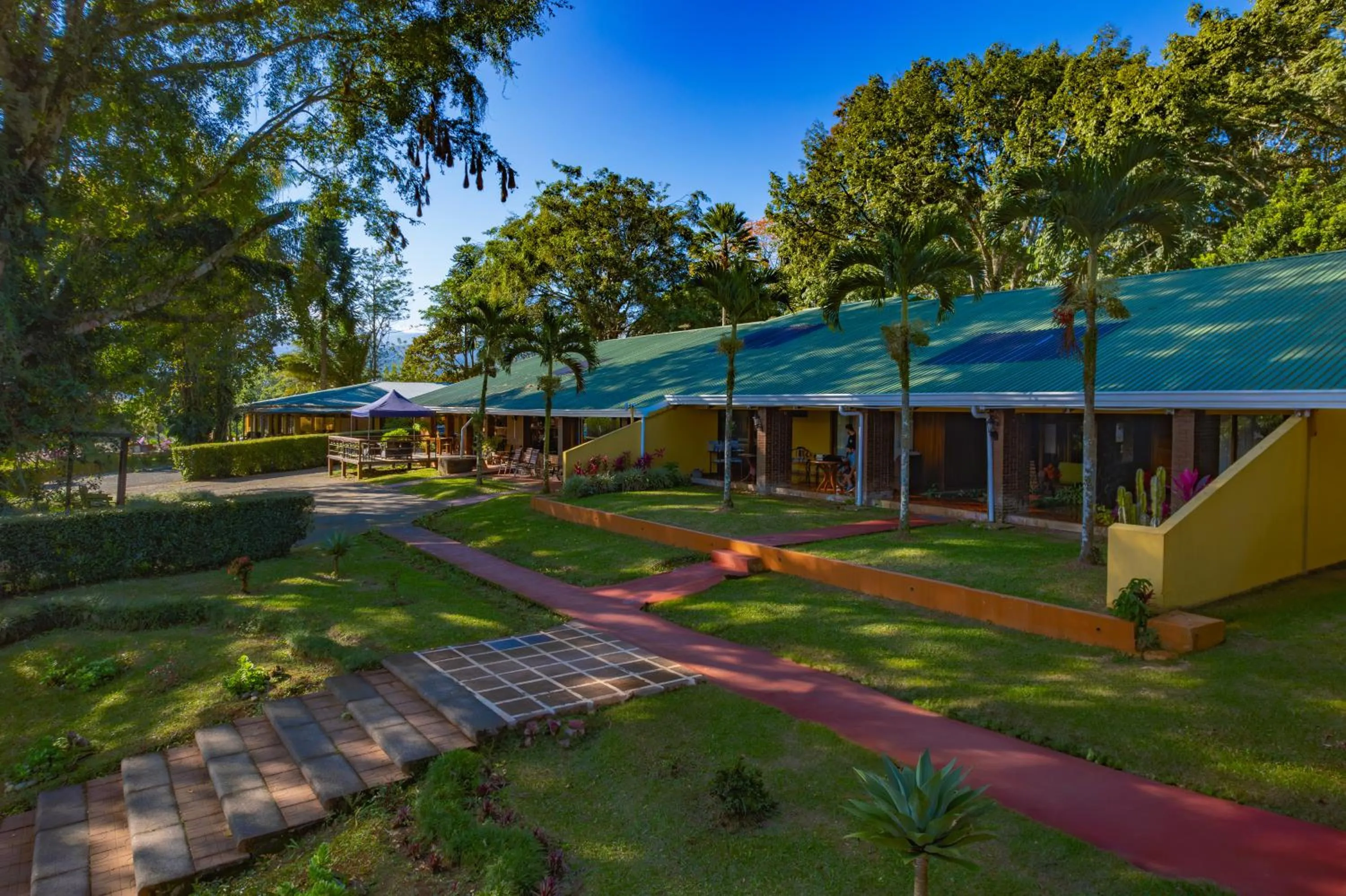 Property building in Hotel Villa Florencia