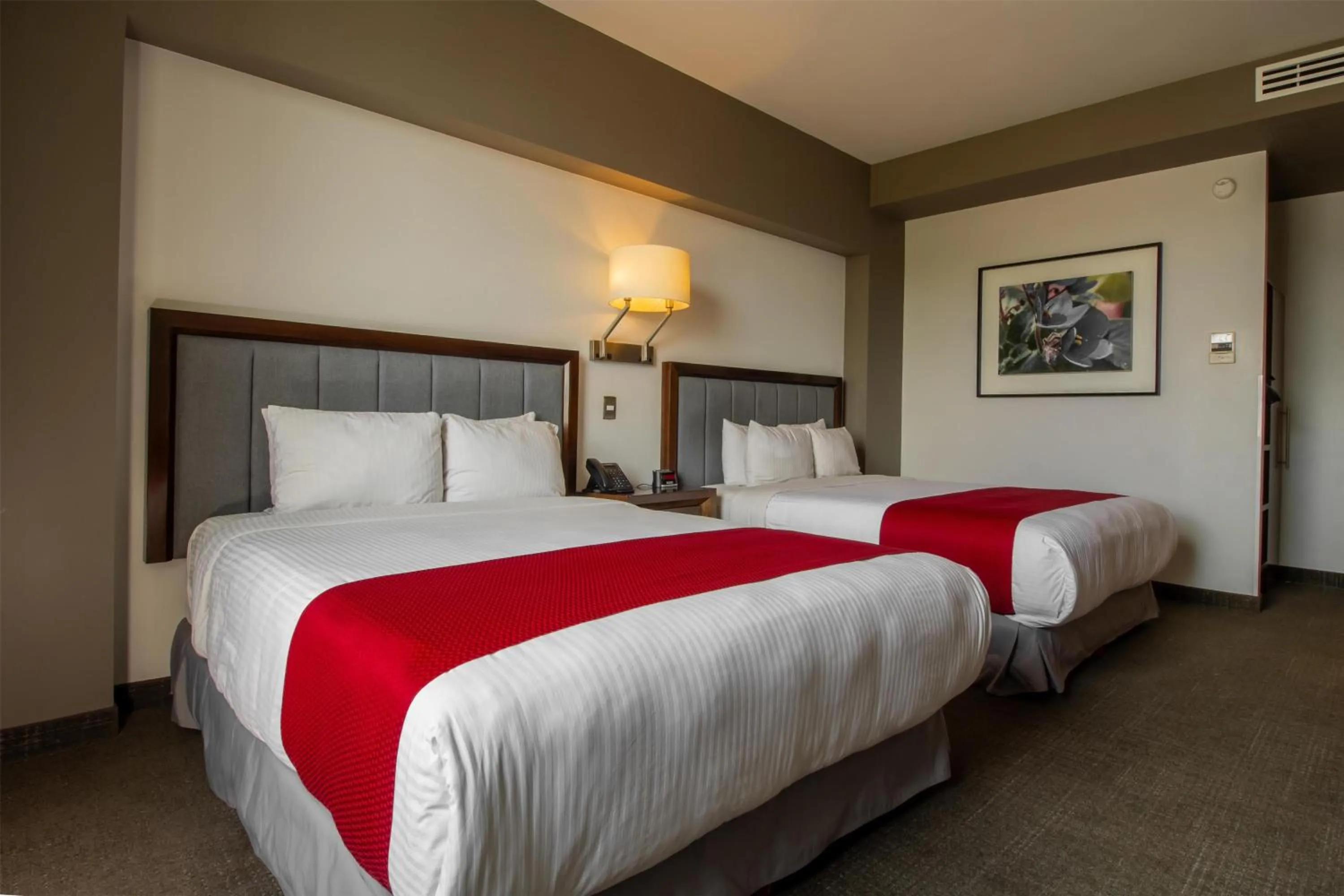 Bedroom, Bed in Best Western Plus Santa Cecilia Pachuca