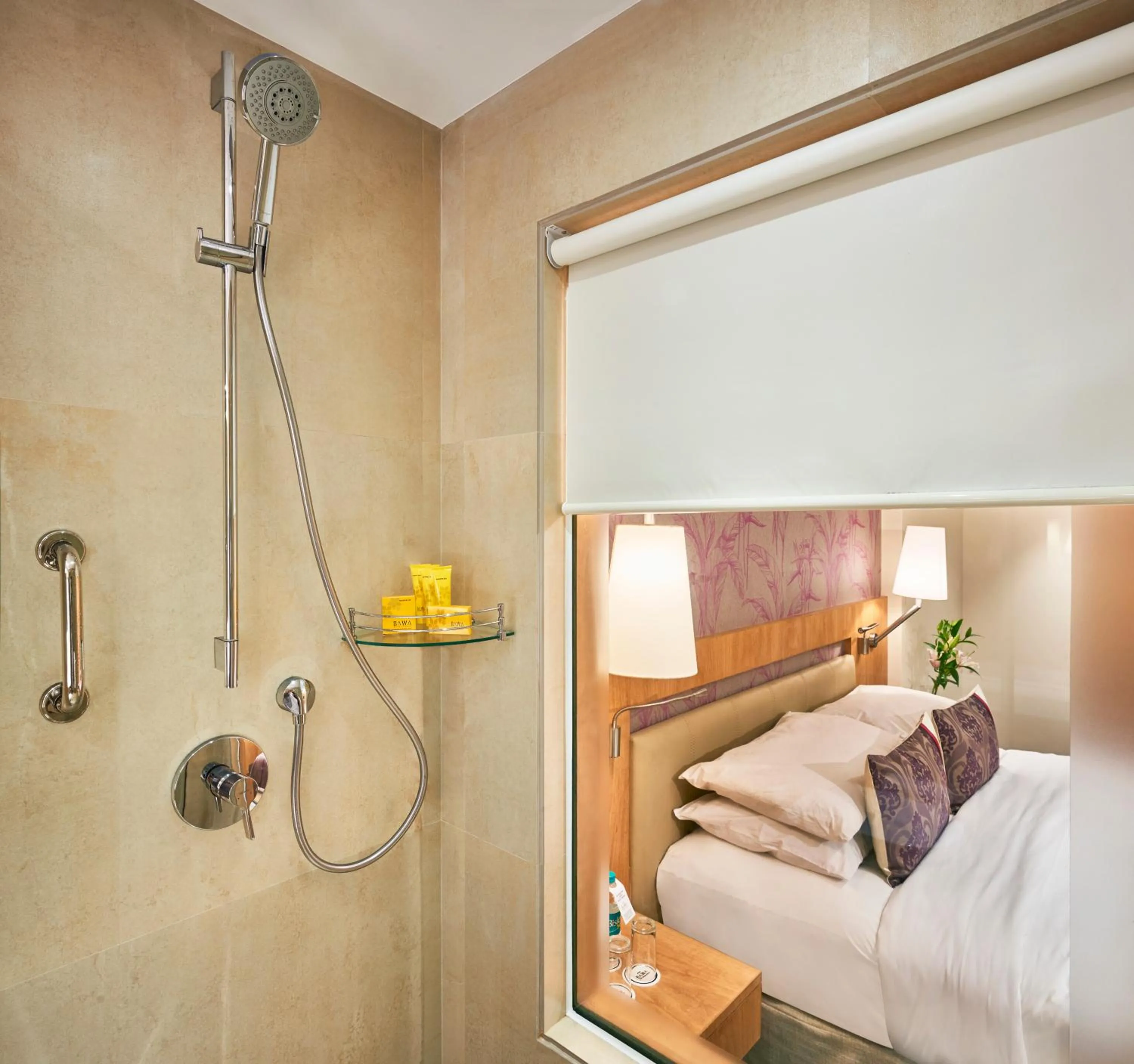 Bathroom, Bed in Hotel Bawa International