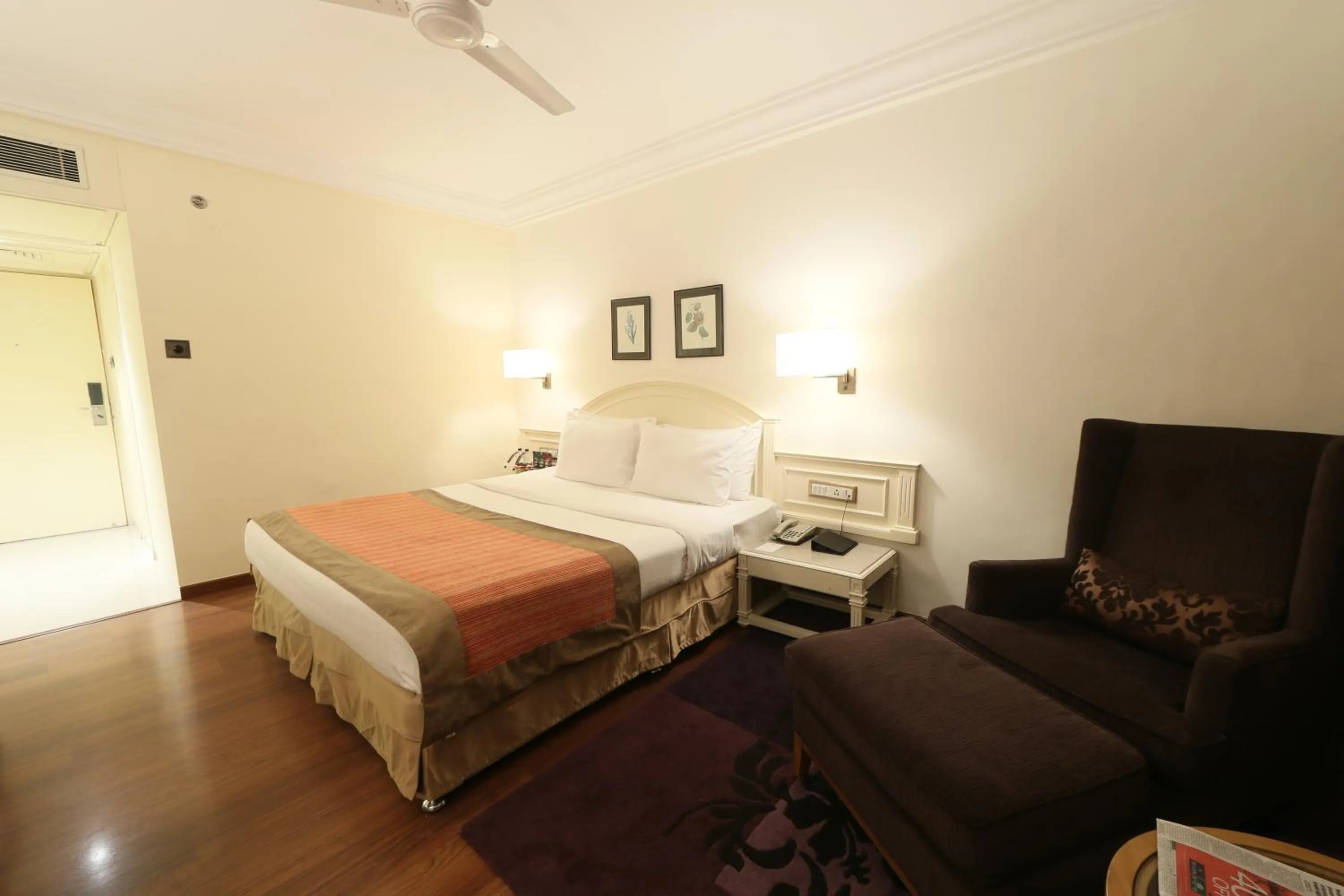 Bed in Hotel Bawa International