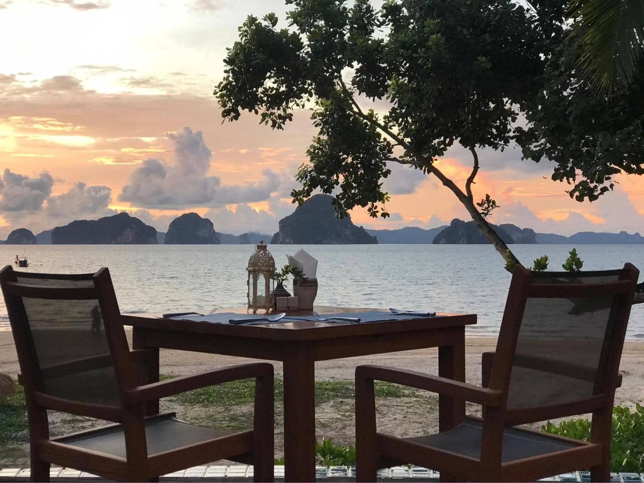 Restaurant/places to eat in Tup Kaek Sunset Beach Resort-SHA Plus