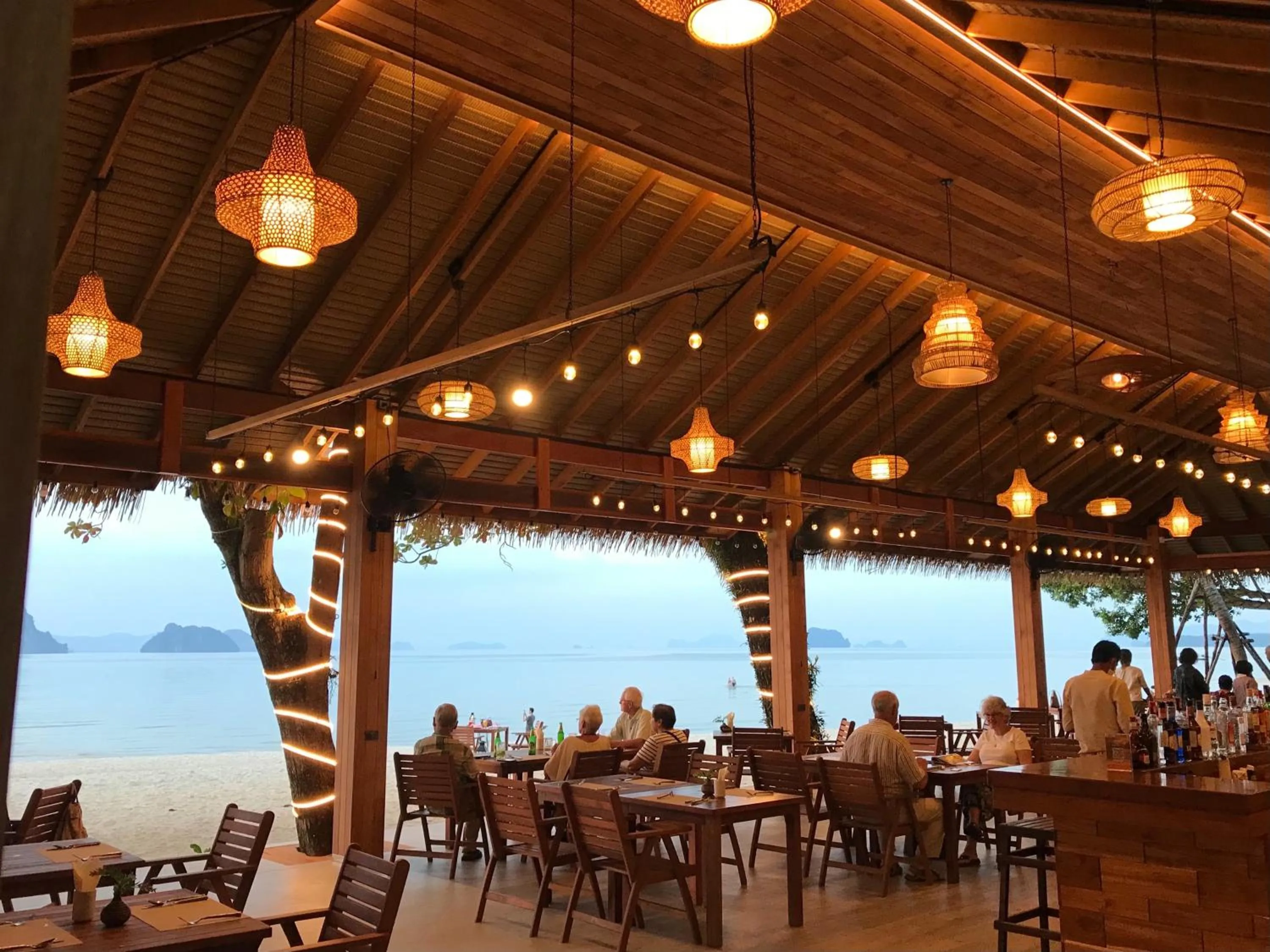 Restaurant/places to eat in Tup Kaek Sunset Beach Resort-SHA Plus