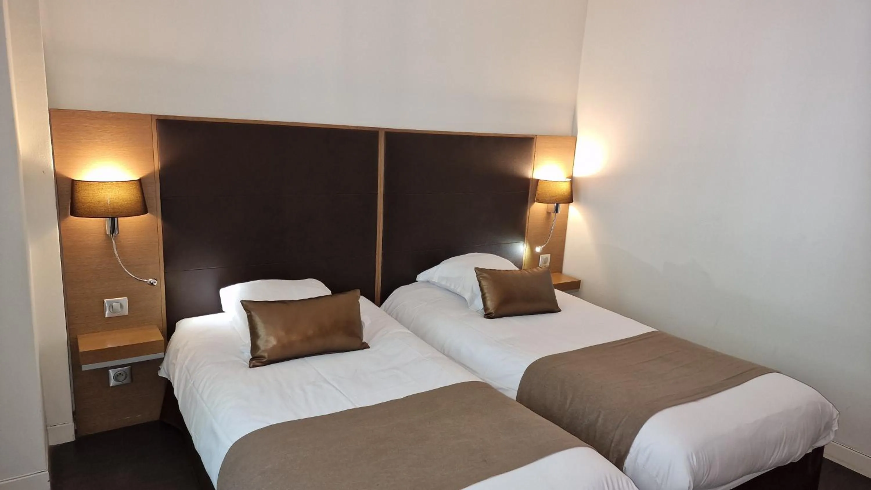 Photo of the whole room, Bed in Hotel Restaurant du Centre et du Lauragais