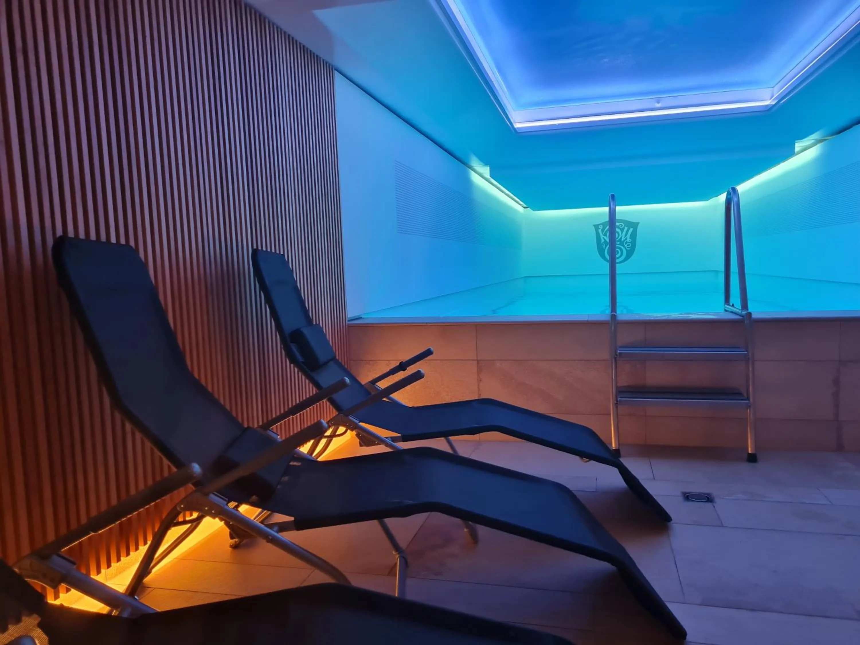 Swimming pool in Belvedere