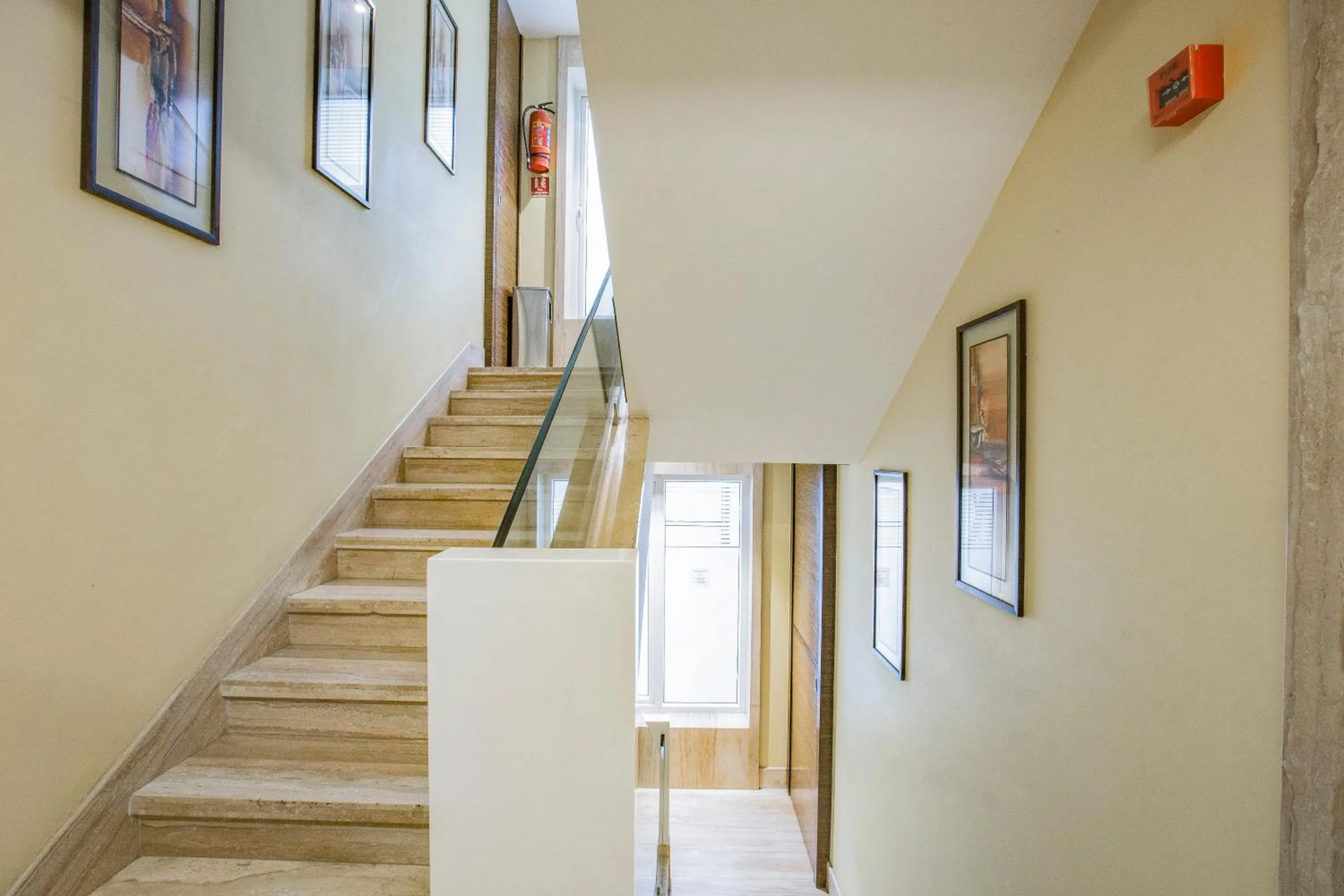 Area and facilities in Hotel Bawa Continental