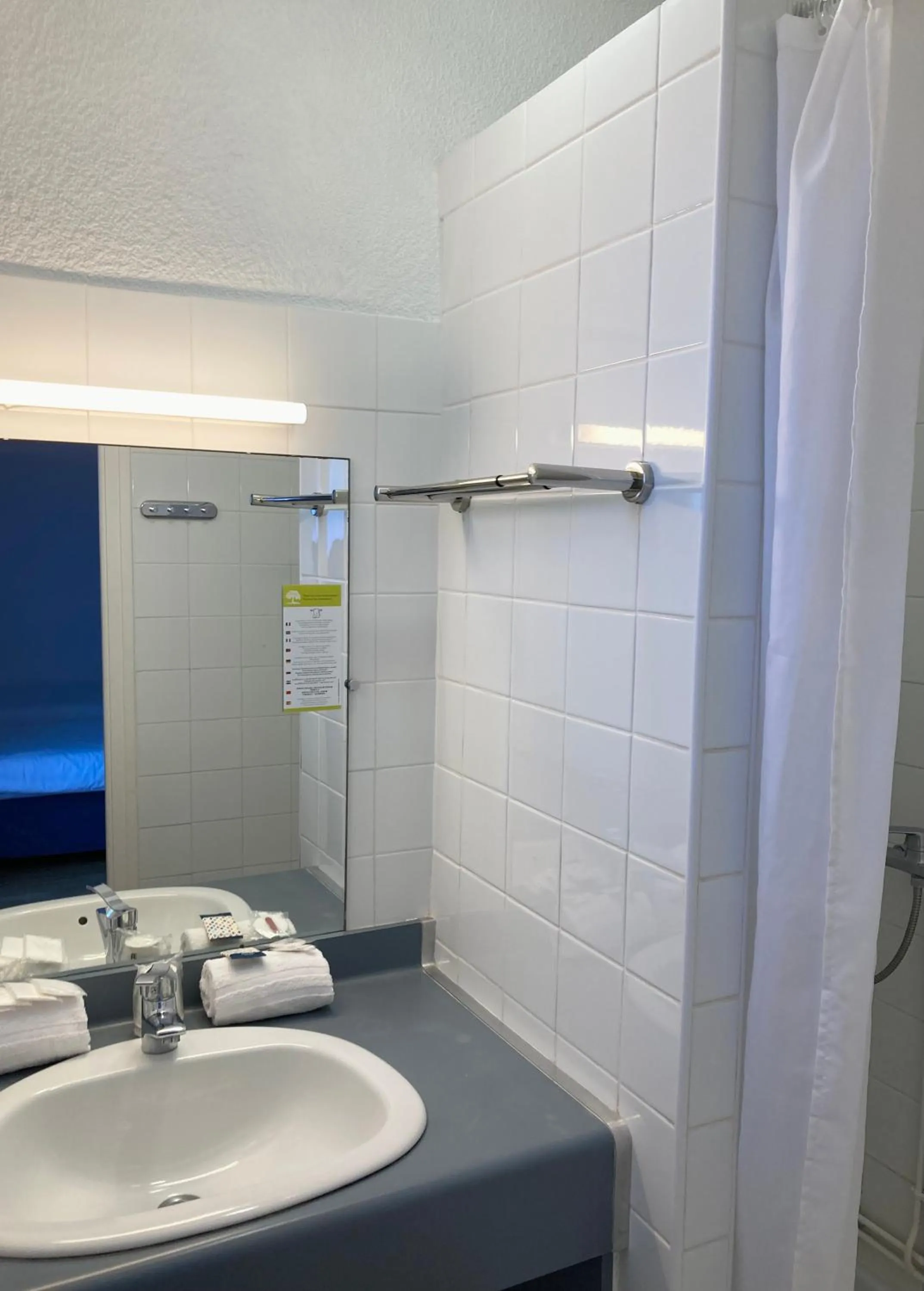 Bathroom in Hotel Saint Georges, Face à la mer