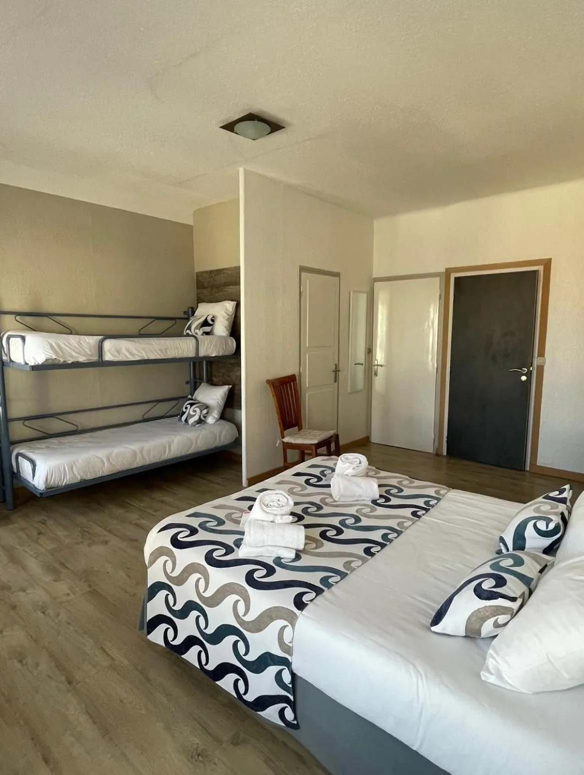 Bed in Hotel Saint Georges, Face à la mer