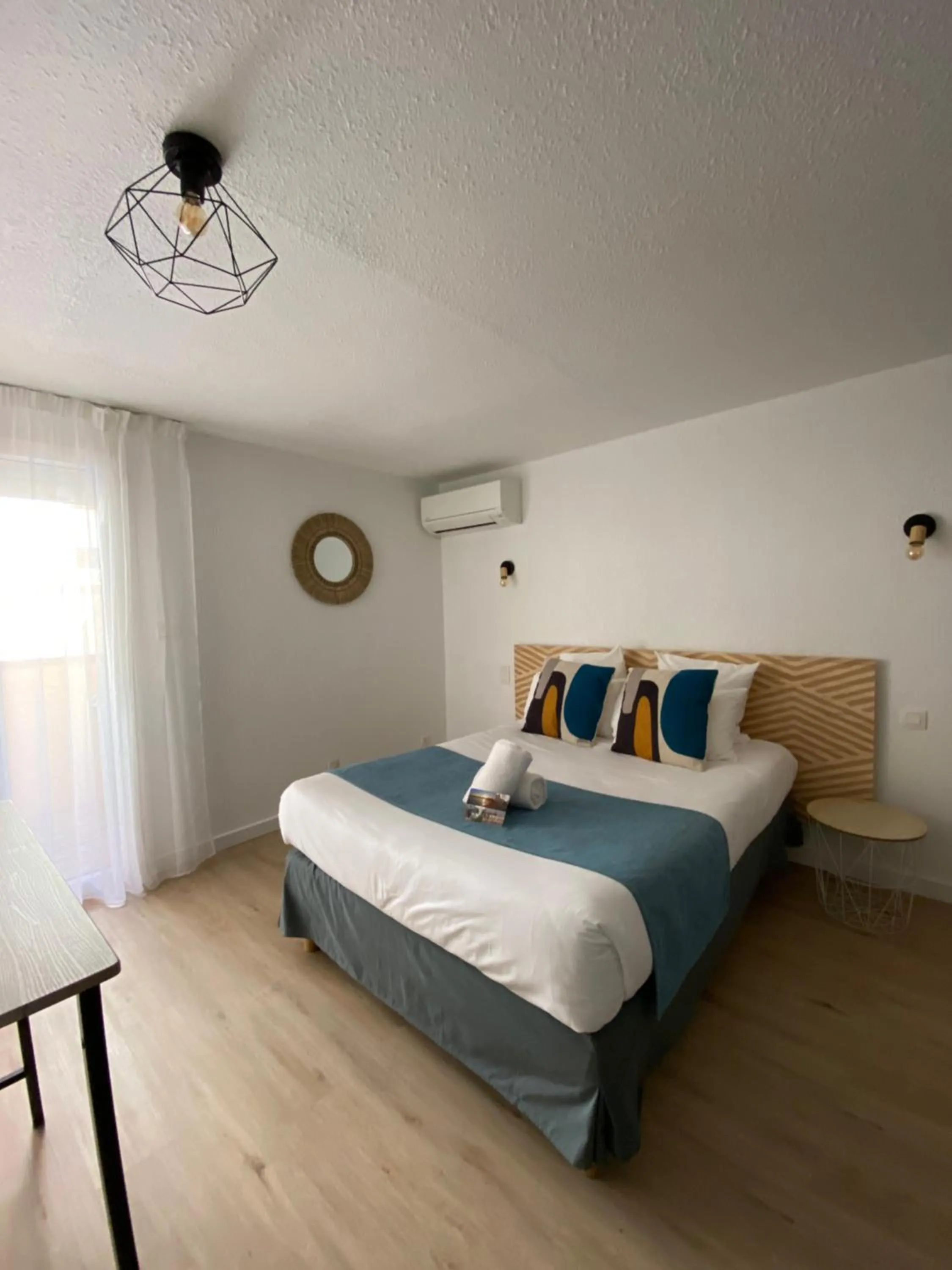 Bed in Hotel Saint Georges, Face à la mer