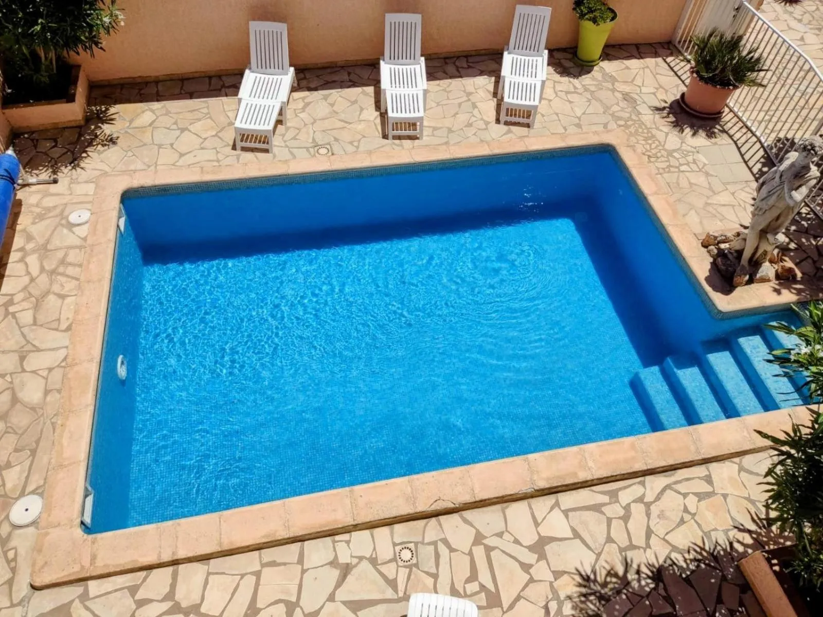 Swimming pool in Hotel Saint Georges, Face à la mer