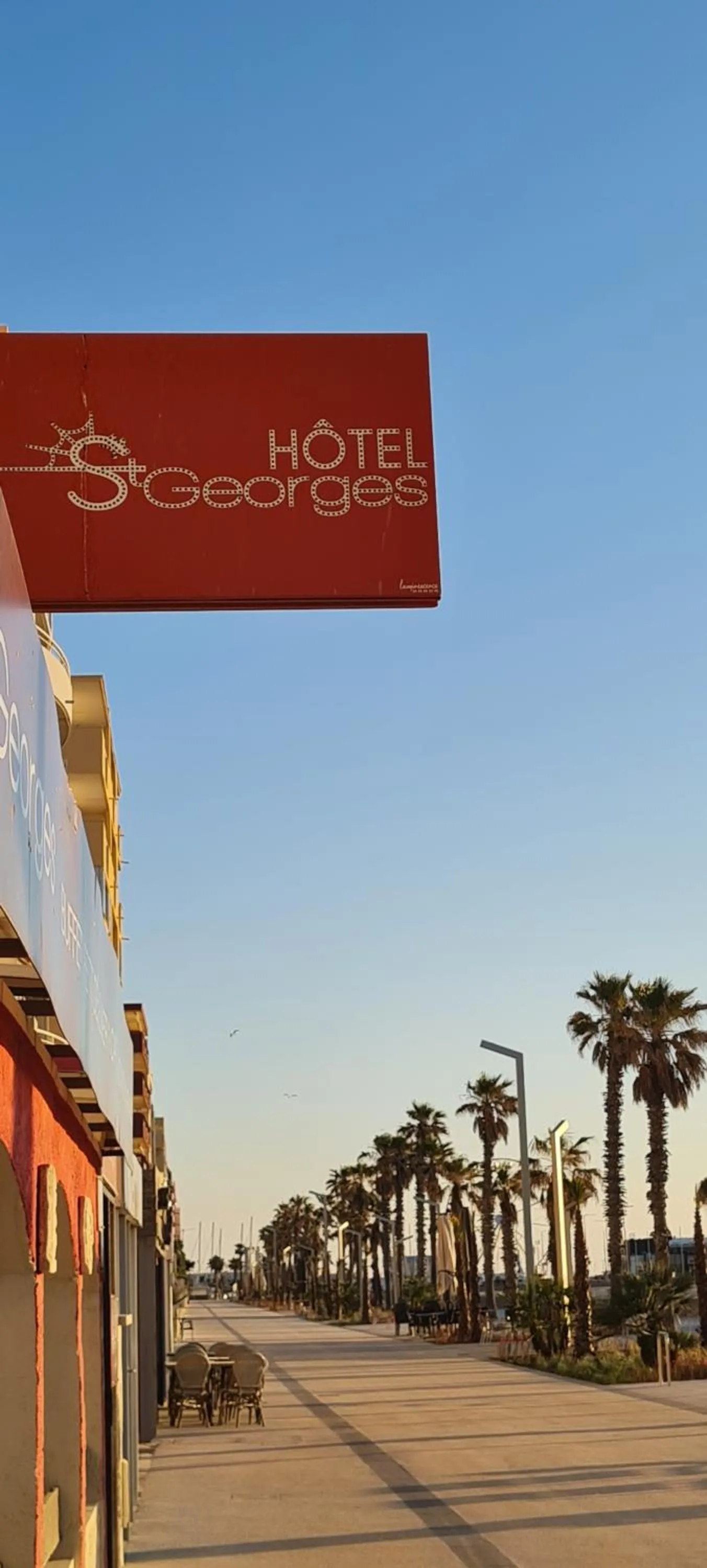 Neighbourhood in Hotel Saint Georges, Face à la mer