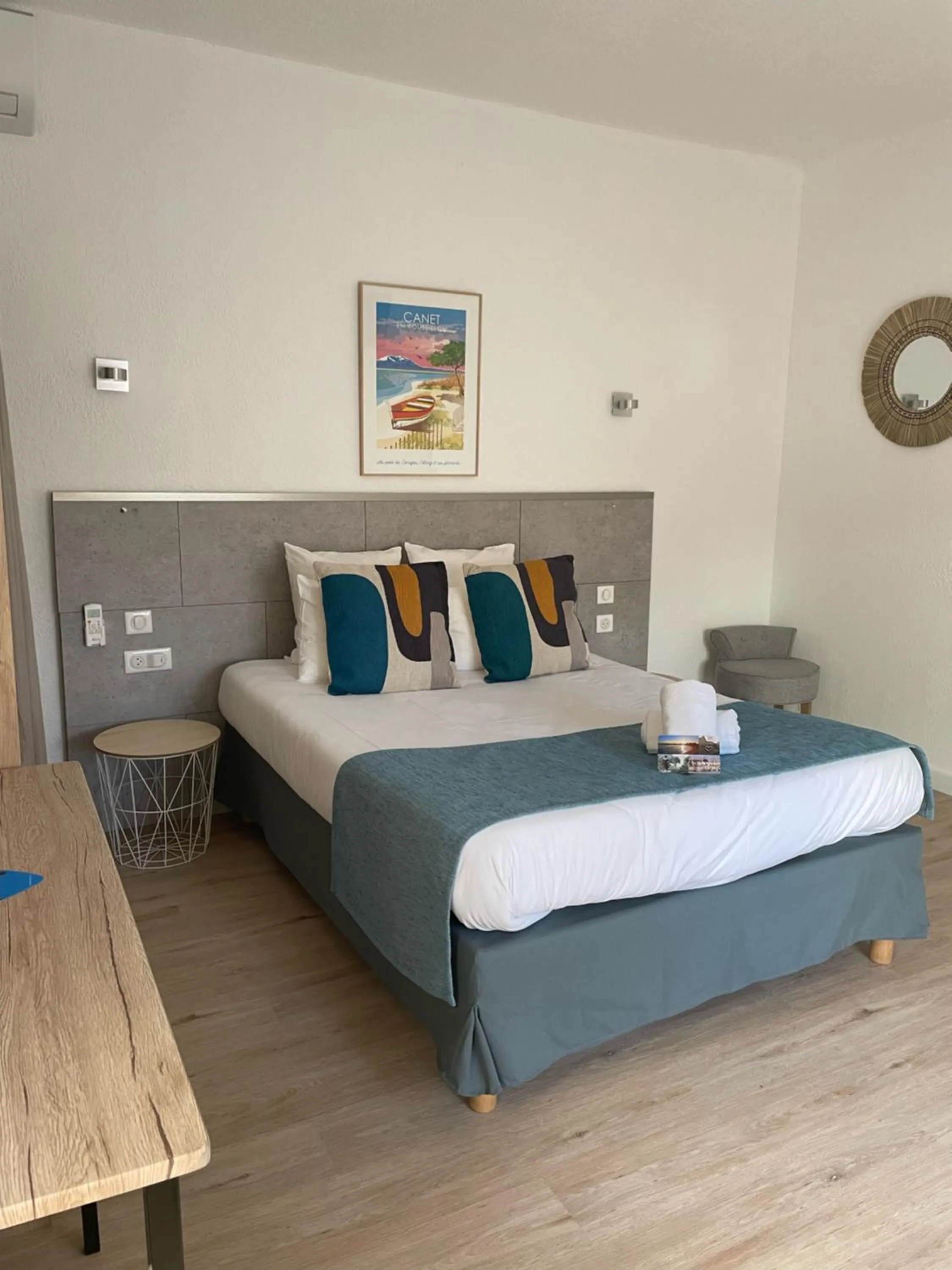 Bed in Hotel Saint Georges, Face à la mer