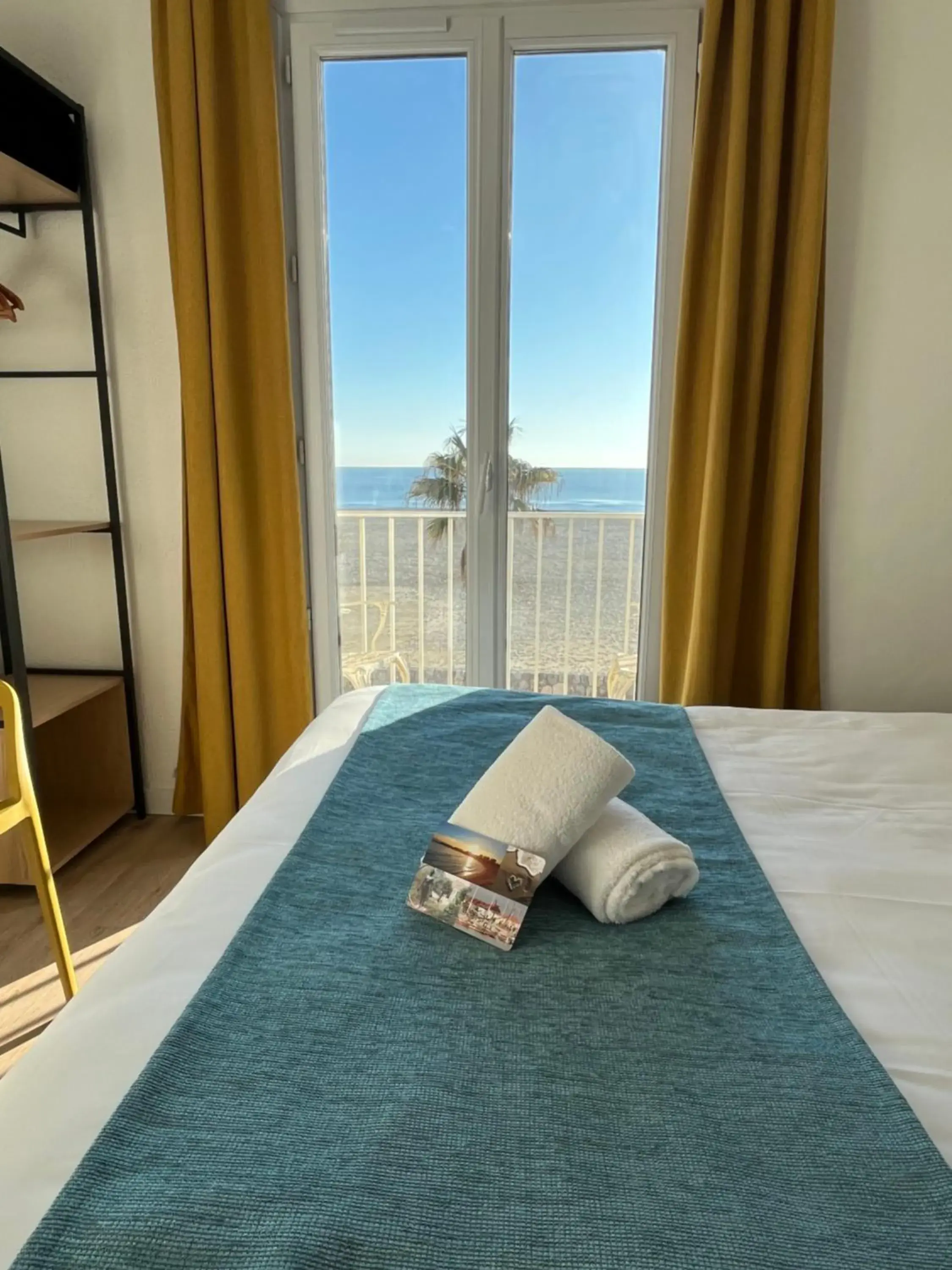 Comfort Double Room with Sea View in Hotel Saint Georges, Face à la mer Comfort Double Room with Sea View in Hotel Saint Georges, Face à la mer