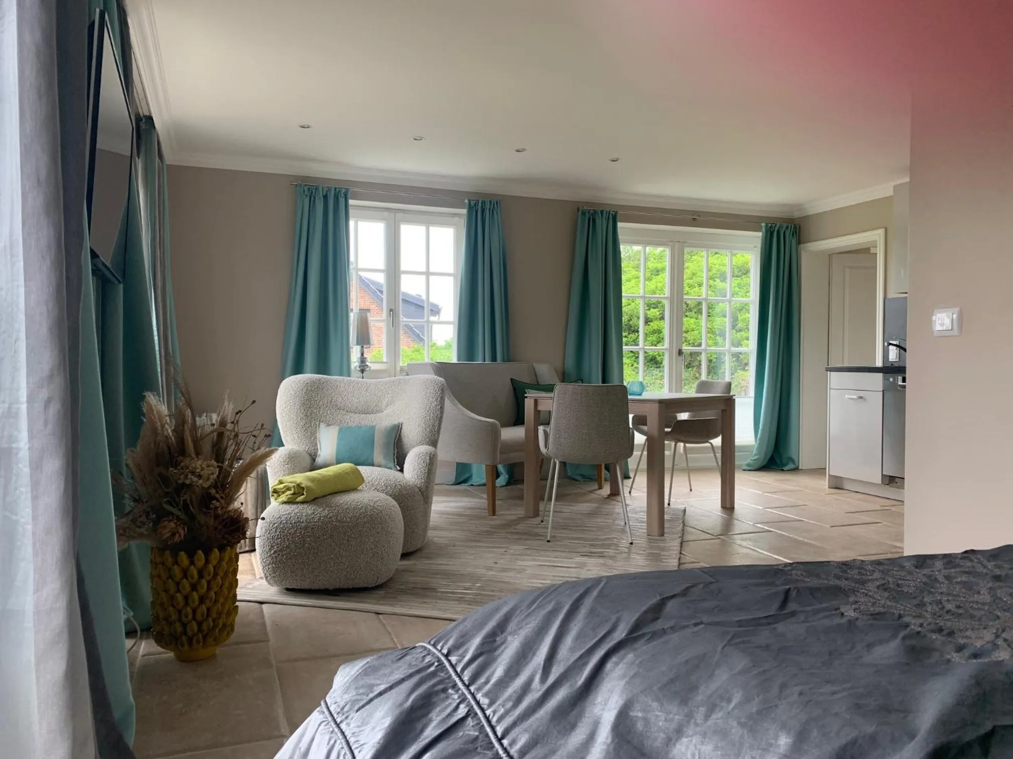 Living room, Bed in ApartHotel Seepferdchen