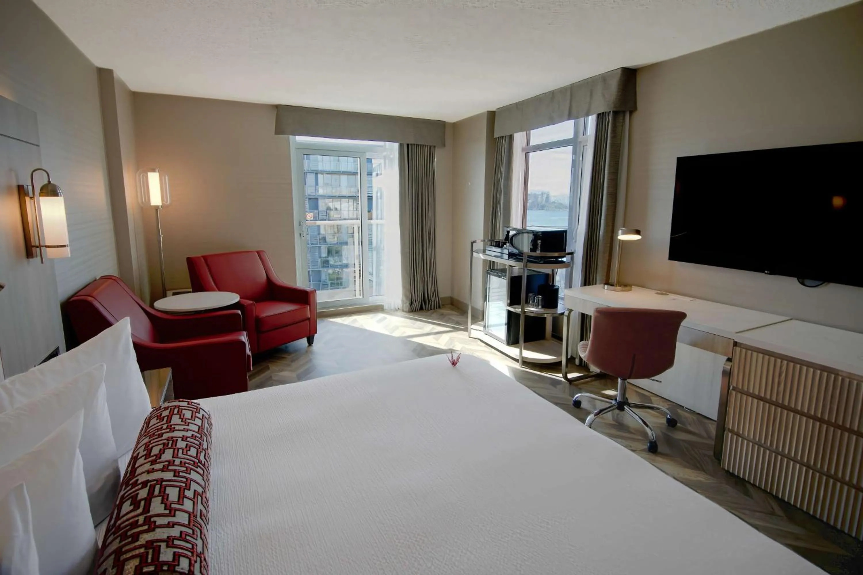 View (from property/room), Bed in Coast Victoria Hotel & Marina by APA