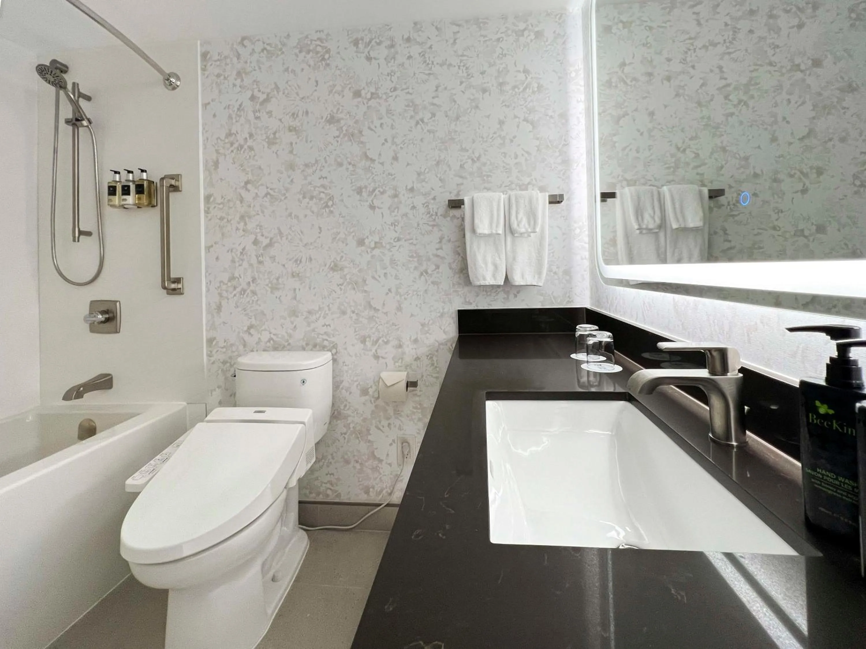 Bathroom in Coast Victoria Hotel & Marina by APA