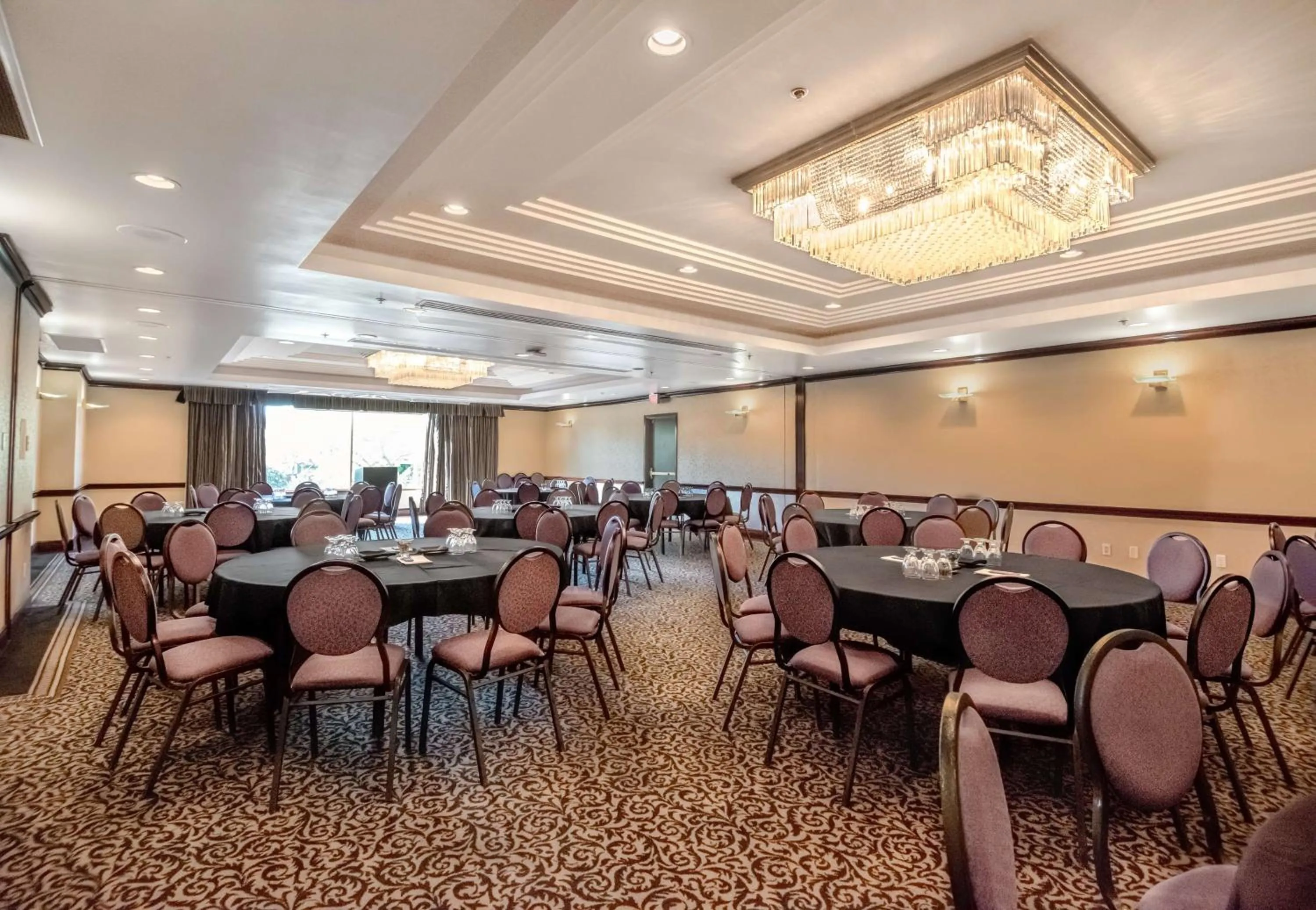 Banquet/Function facilities in Coast Victoria Hotel & Marina by APA