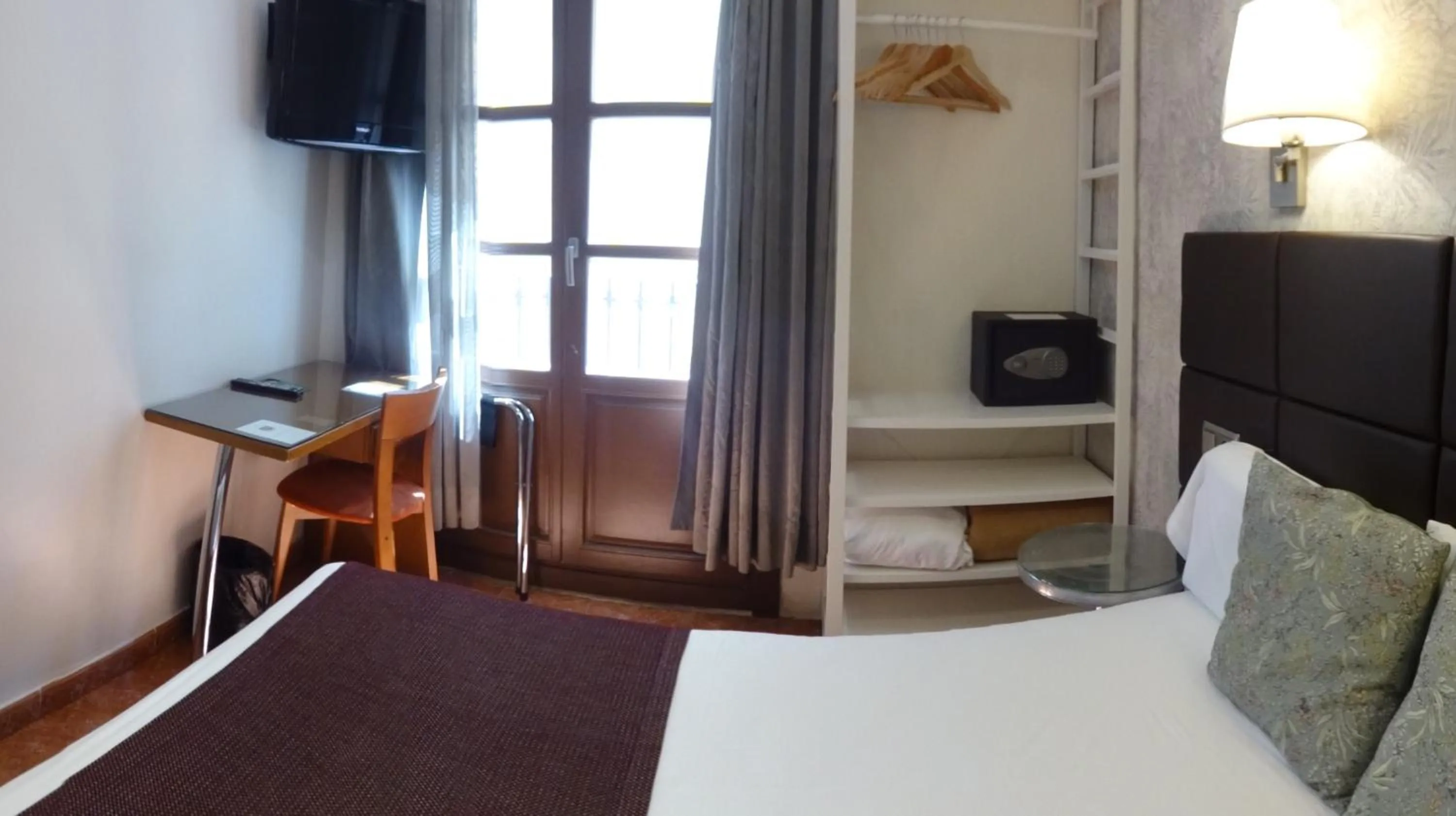 Bed in Hotel Lloret Ramblas