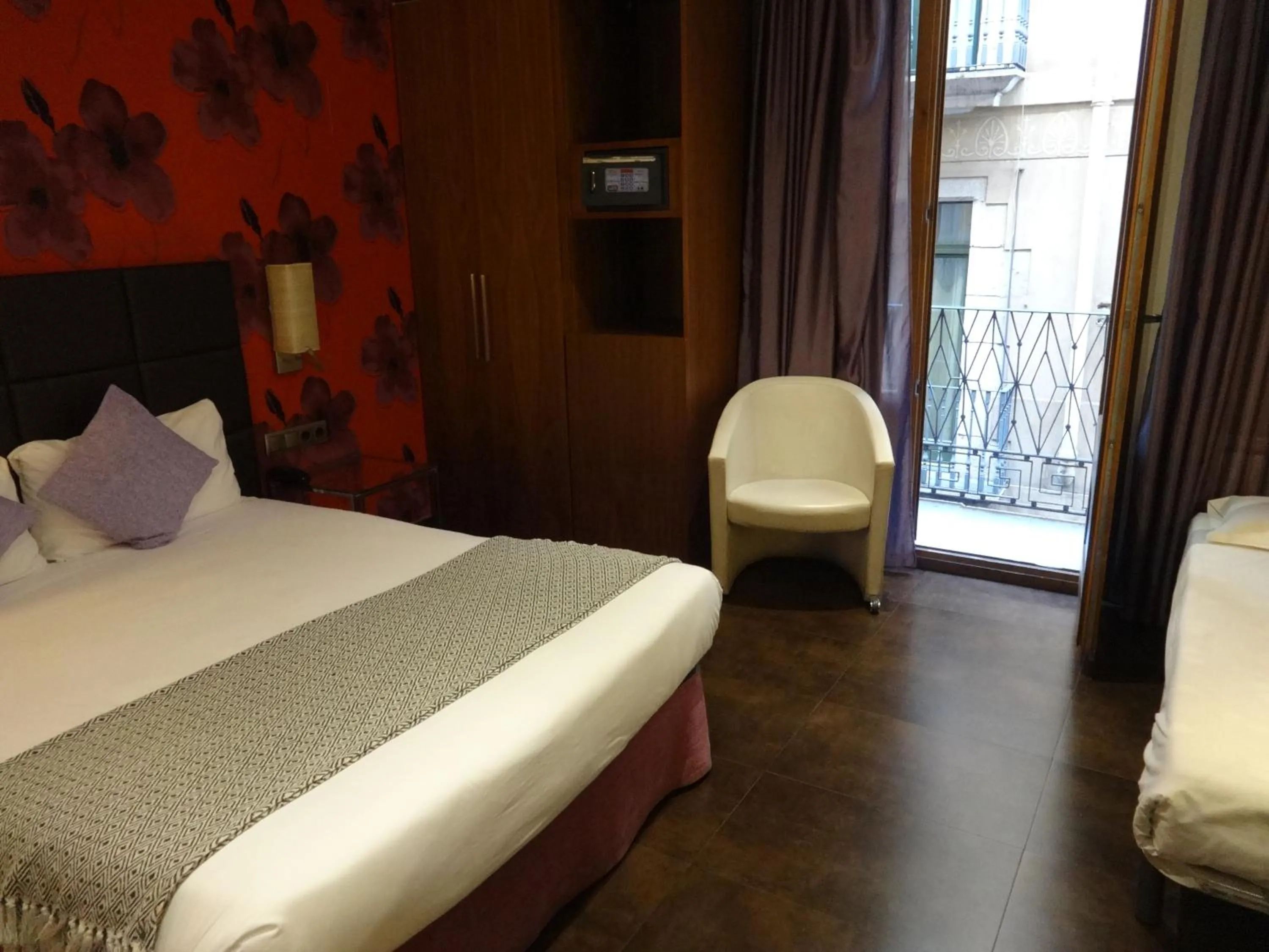 Balcony/Terrace, Bed in Hotel Lloret Ramblas