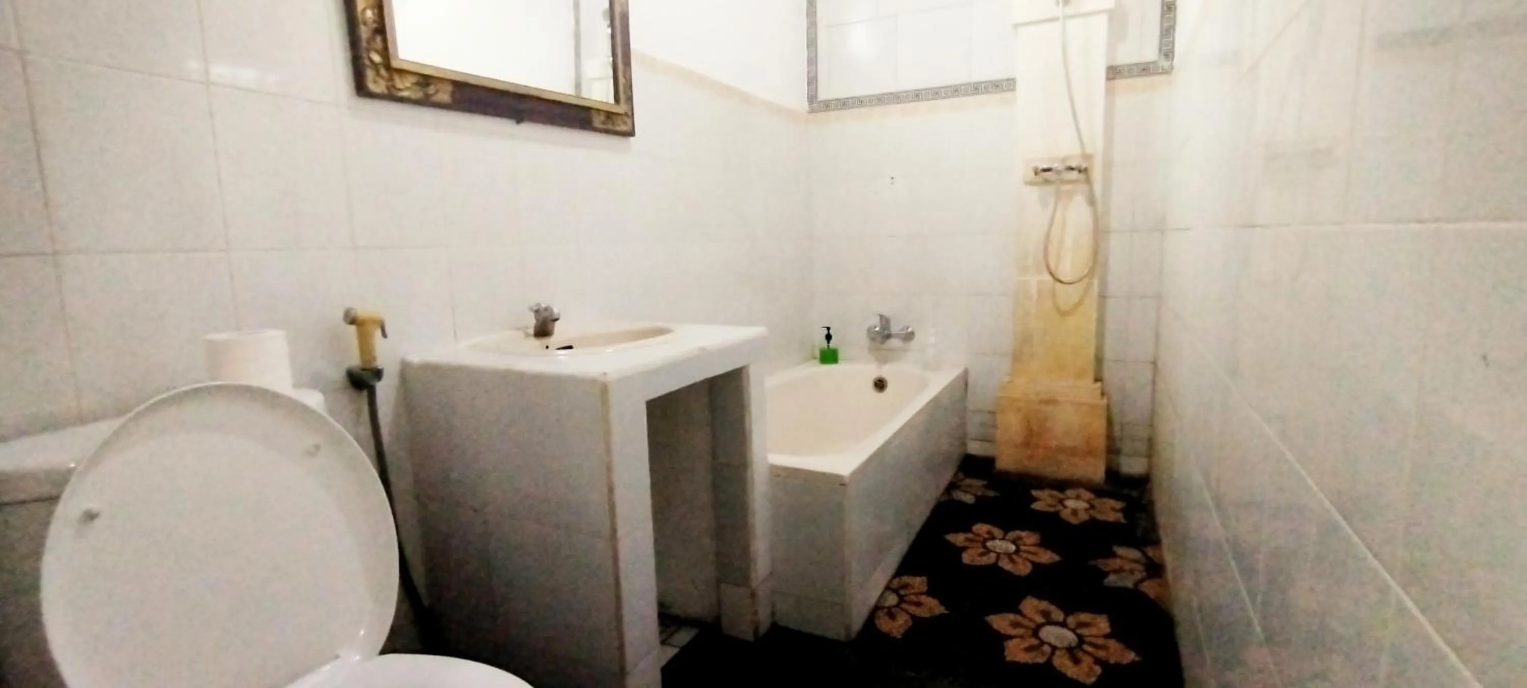 Bathroom in Rumah Roda