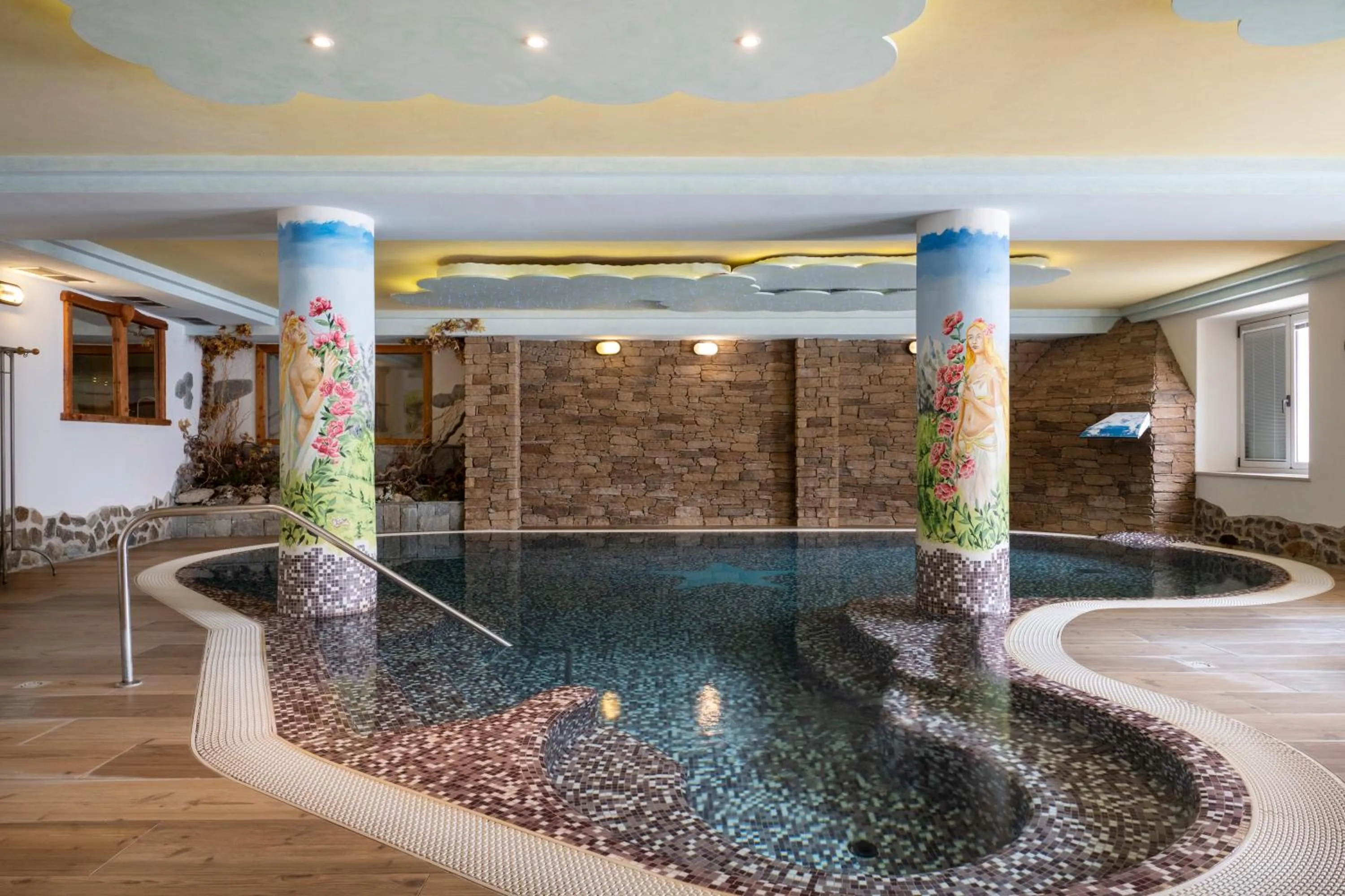 Swimming pool in Sport Hotel Vittoria