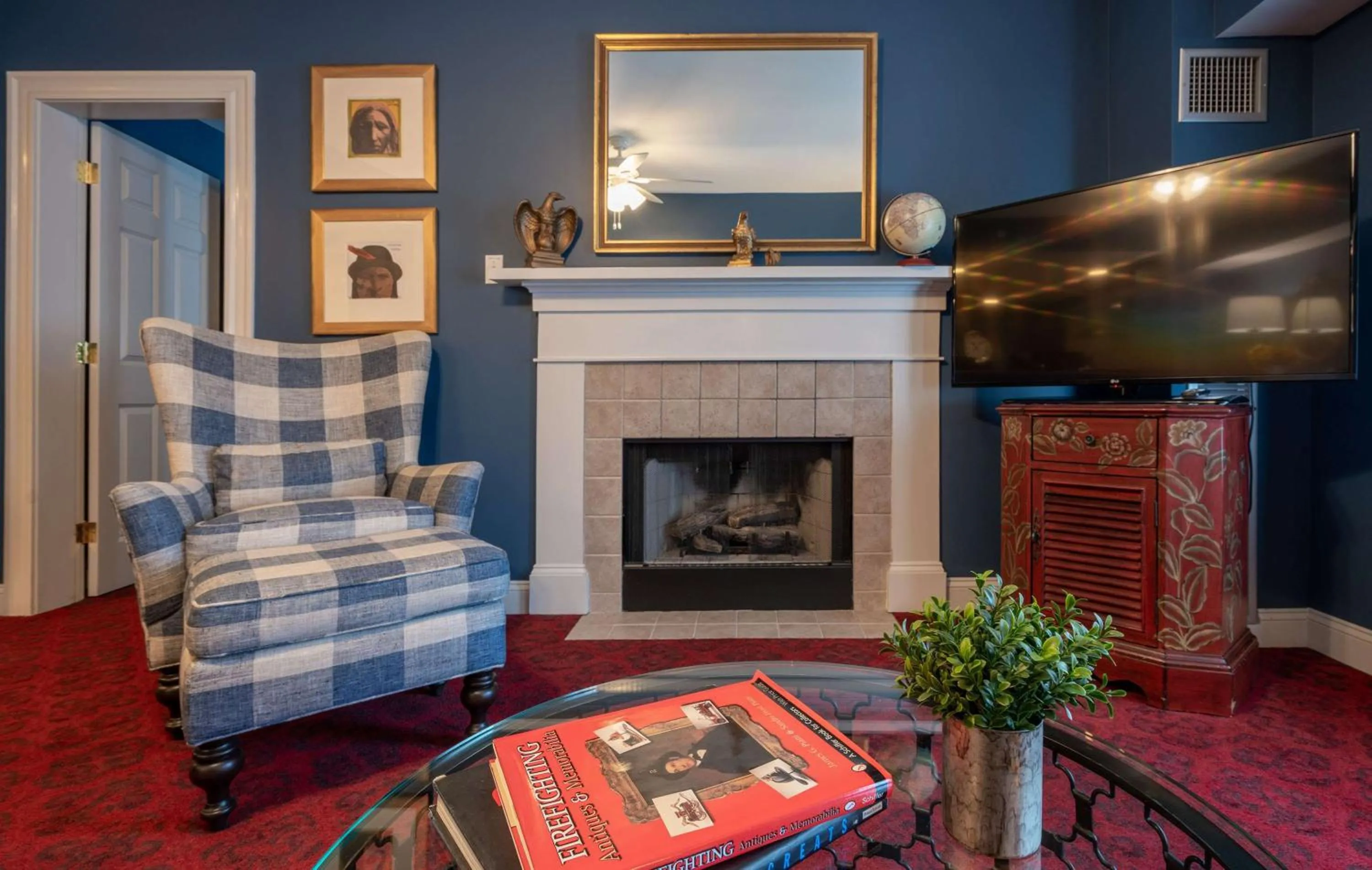 Bedroom in The Kendall Hotel at the Engine 7 Firehouse
