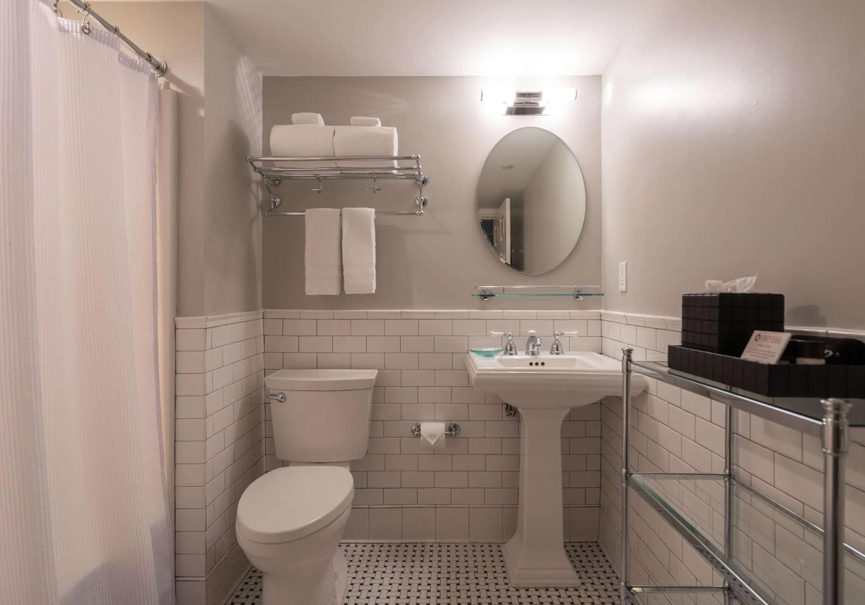 Bathroom in The Kendall Hotel at the Engine 7 Firehouse