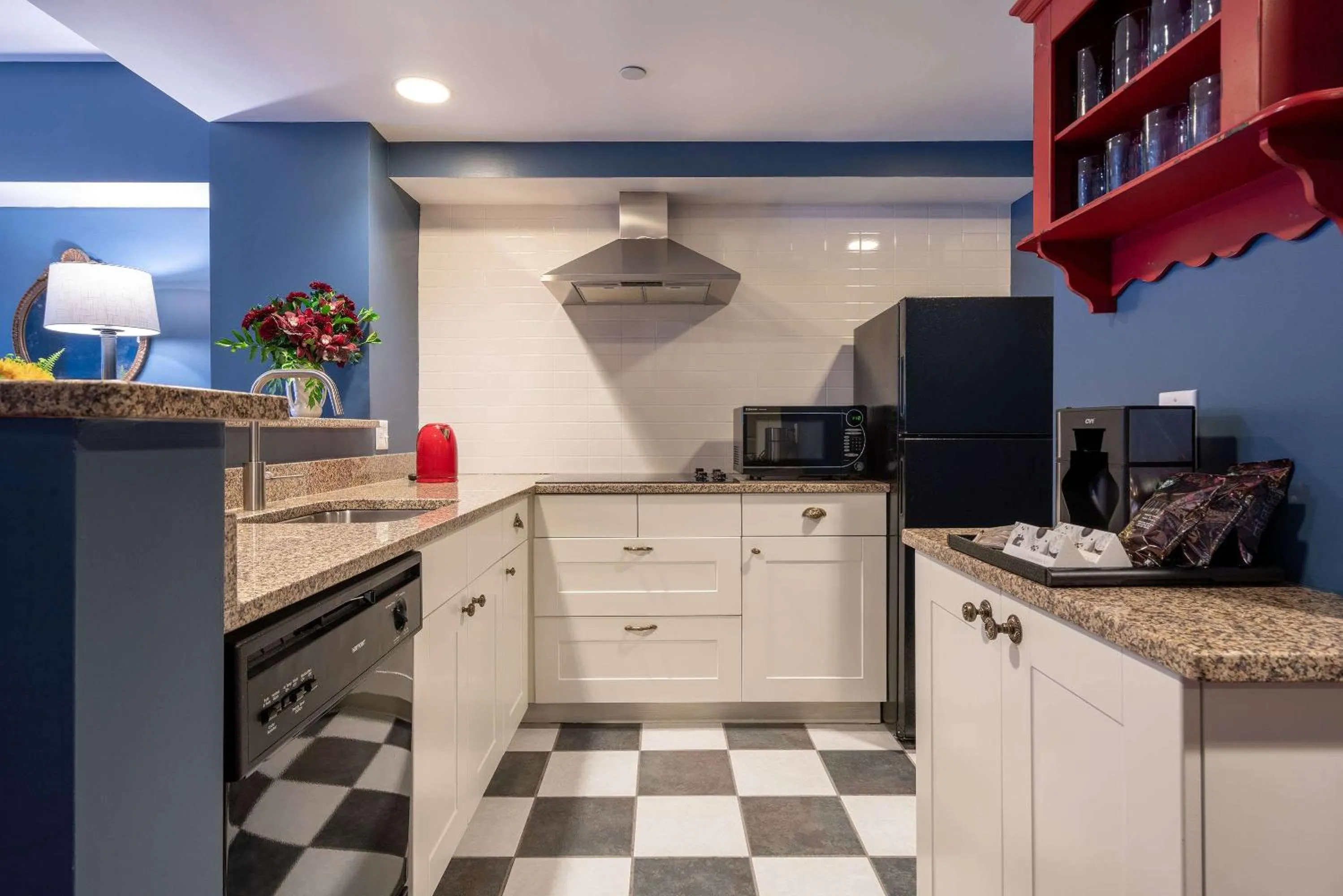 Kitchen or kitchenette in The Kendall Hotel at the Engine 7 Firehouse