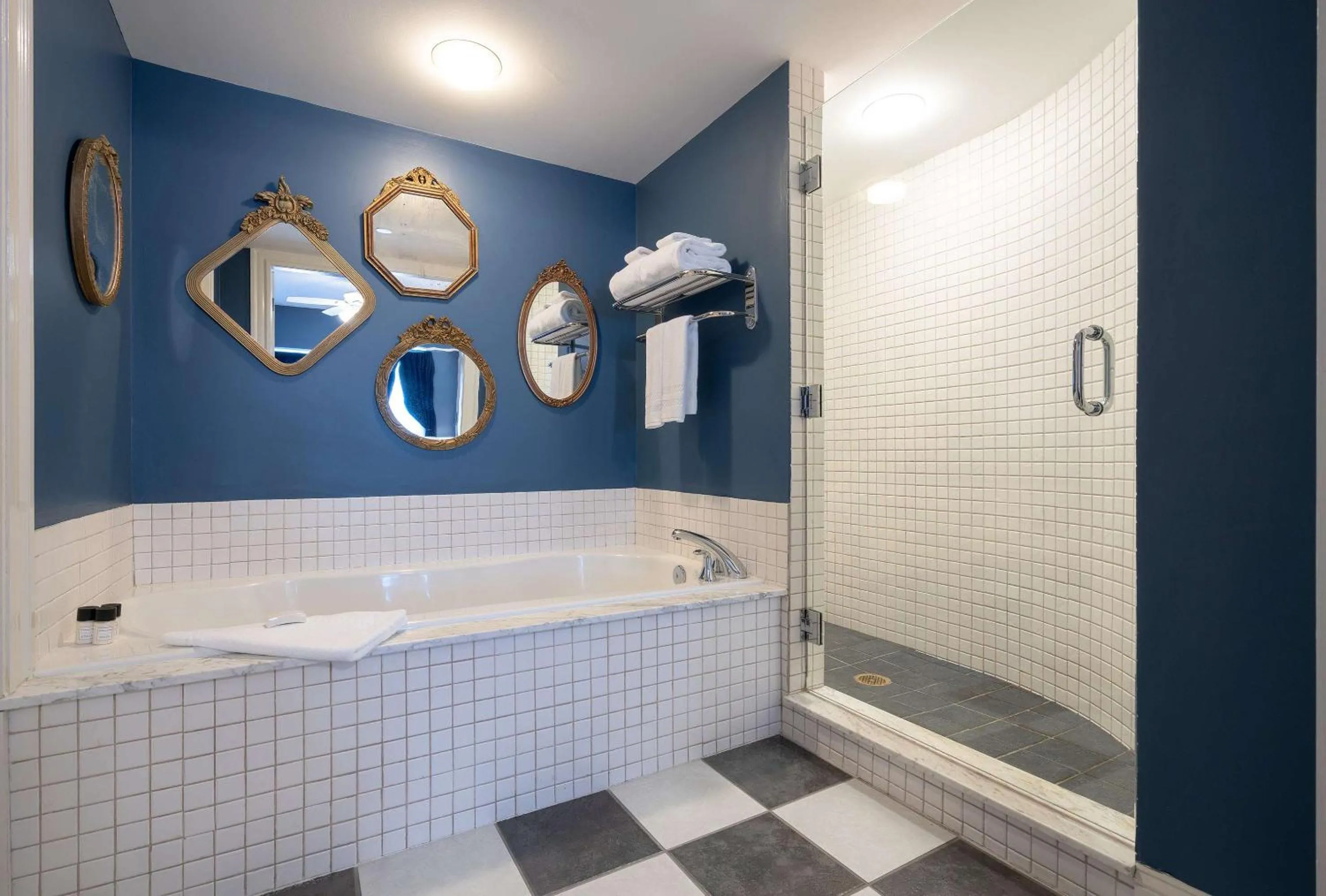 Bathroom in The Kendall Hotel at the Engine 7 Firehouse