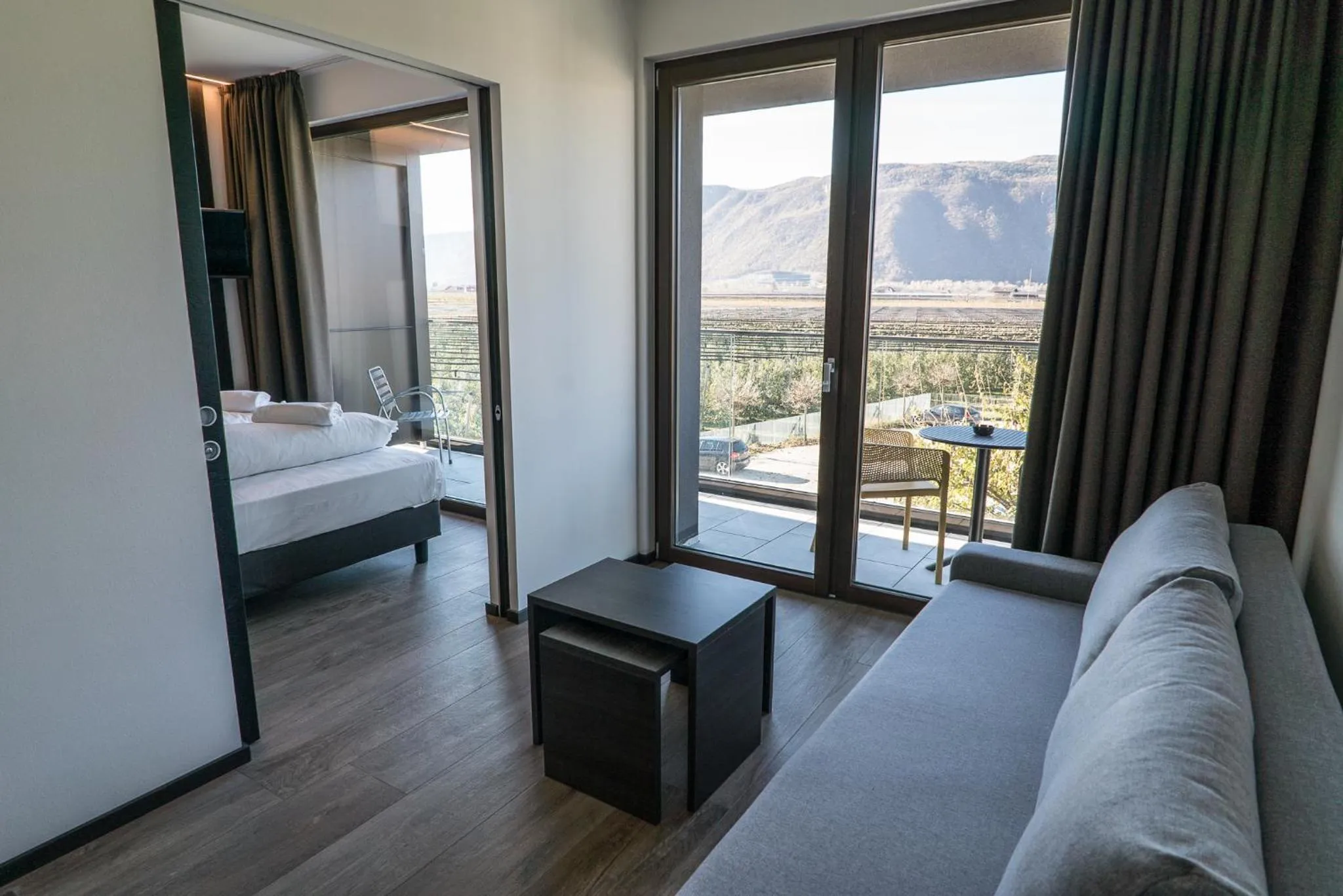 Garden view, Bed in Hotel Raffl