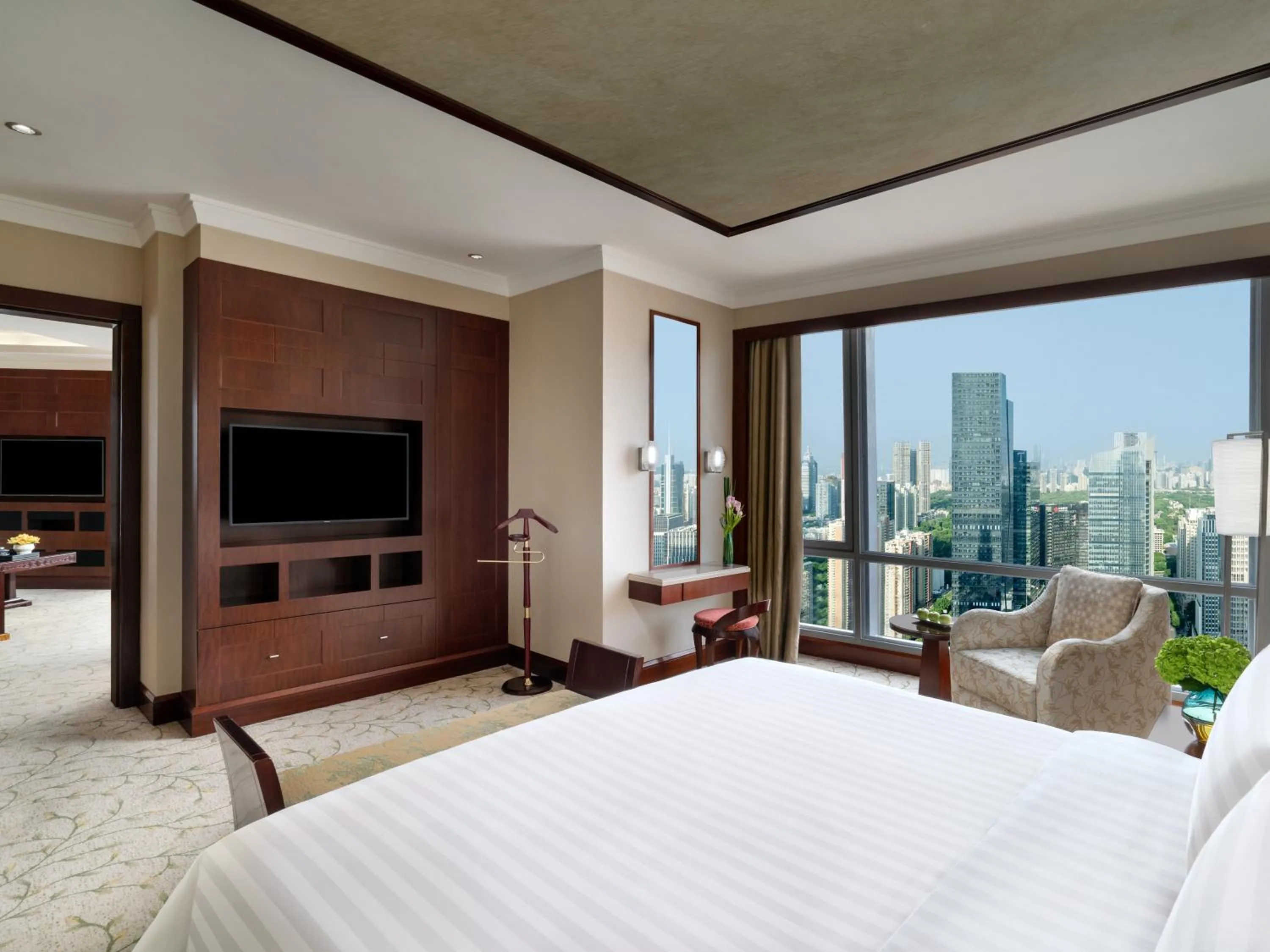 Bedroom, Bed in Futian Shangri-La, Shenzhen