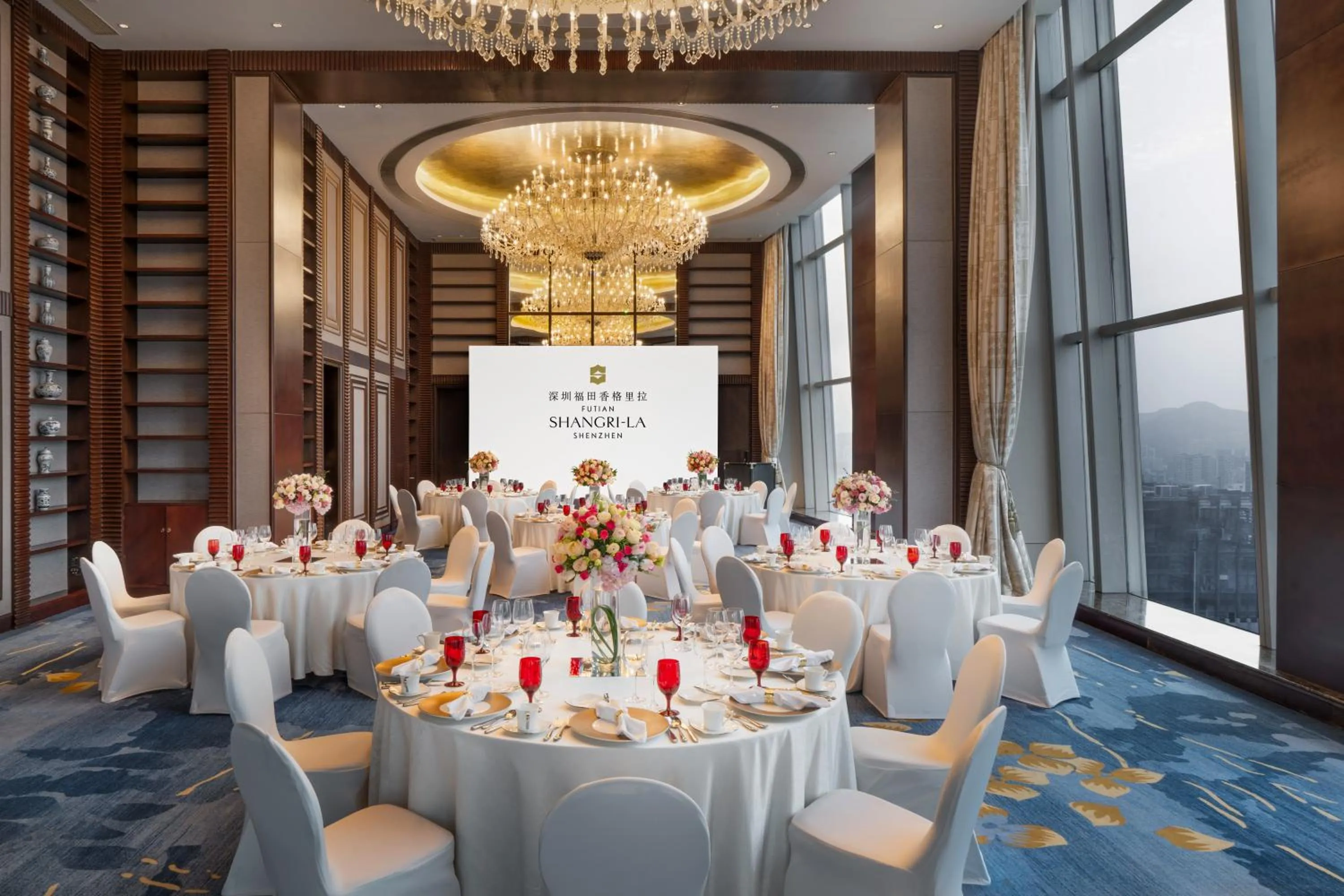 Property building in Futian Shangri-La, Shenzhen