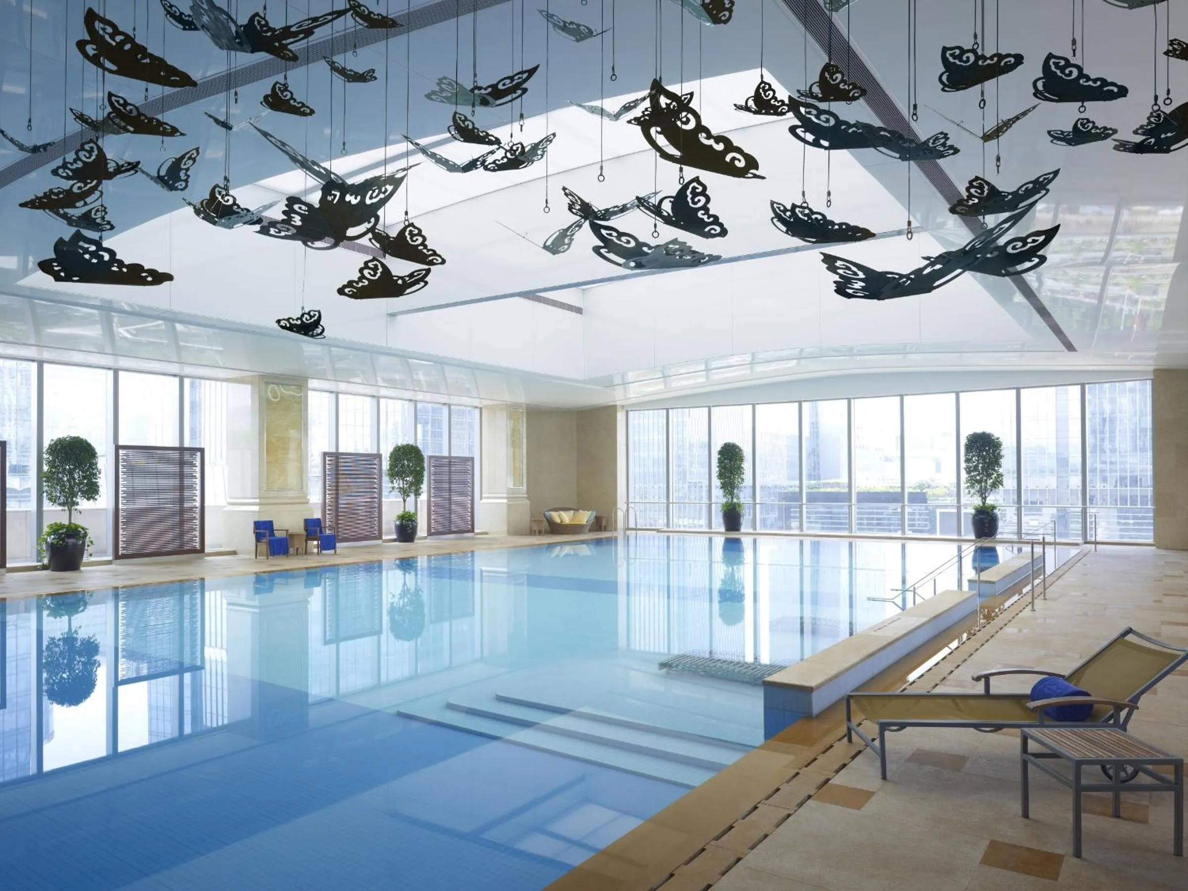 Swimming pool in Futian Shangri-La, Shenzhen