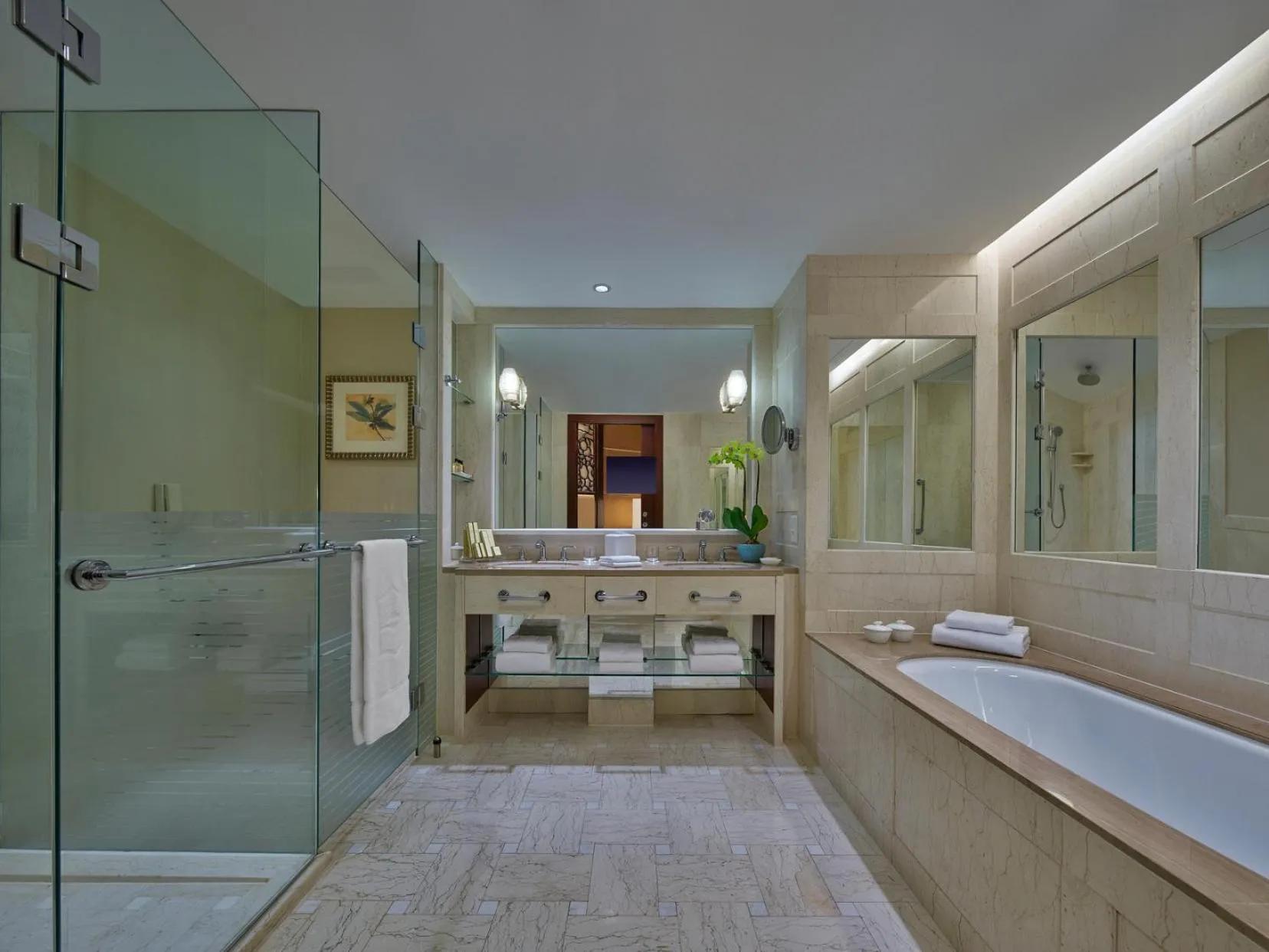 Shower in Futian Shangri-La, Shenzhen