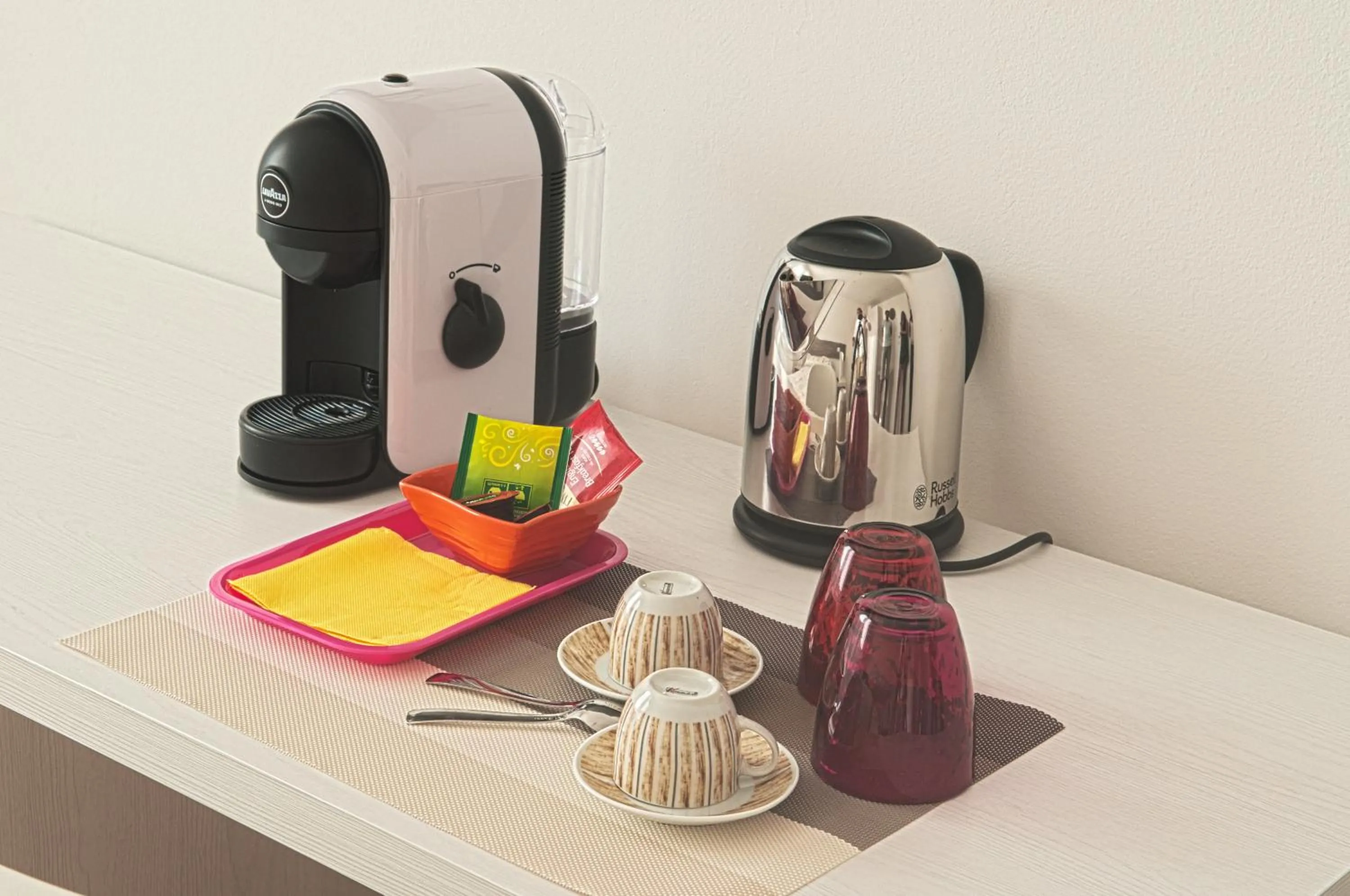 Coffee/tea facilities in Four Rooms Guesthouse