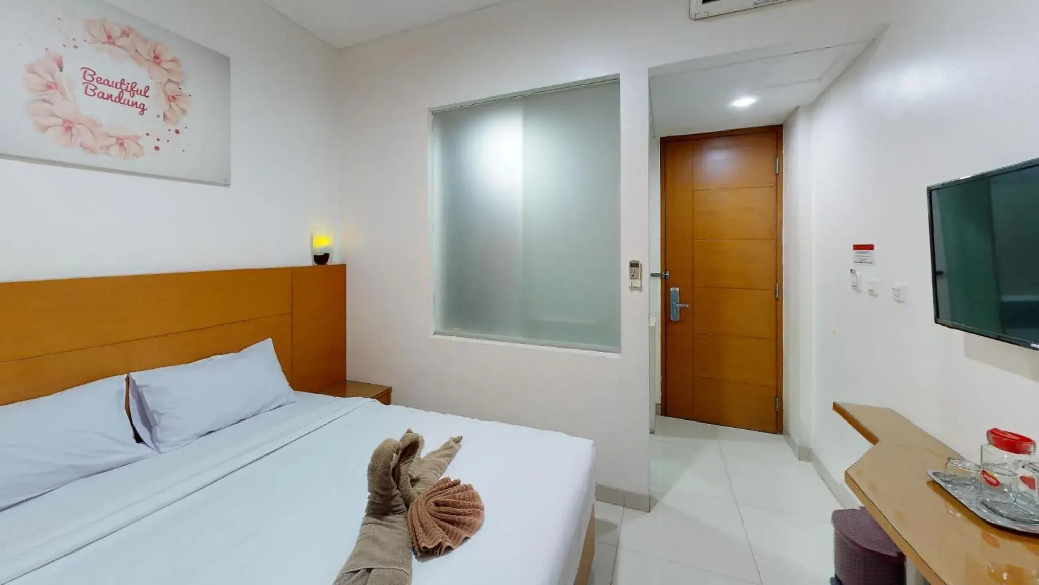 Standard Double Room in PETA HOSTEL Bandung Standard Double Room in PETA HOSTEL Bandung