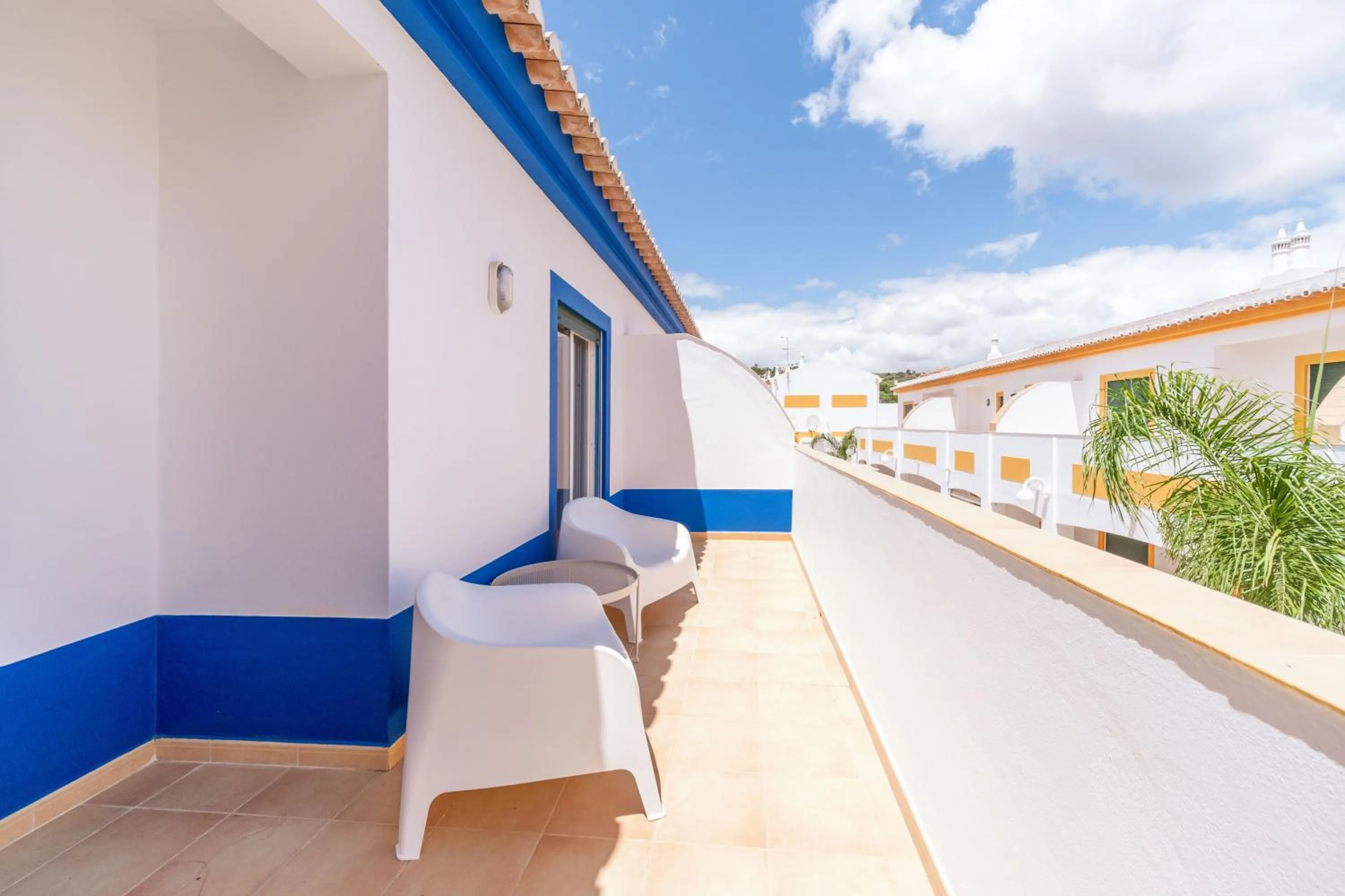 Balcony/Terrace in Oasis Beach Apartments