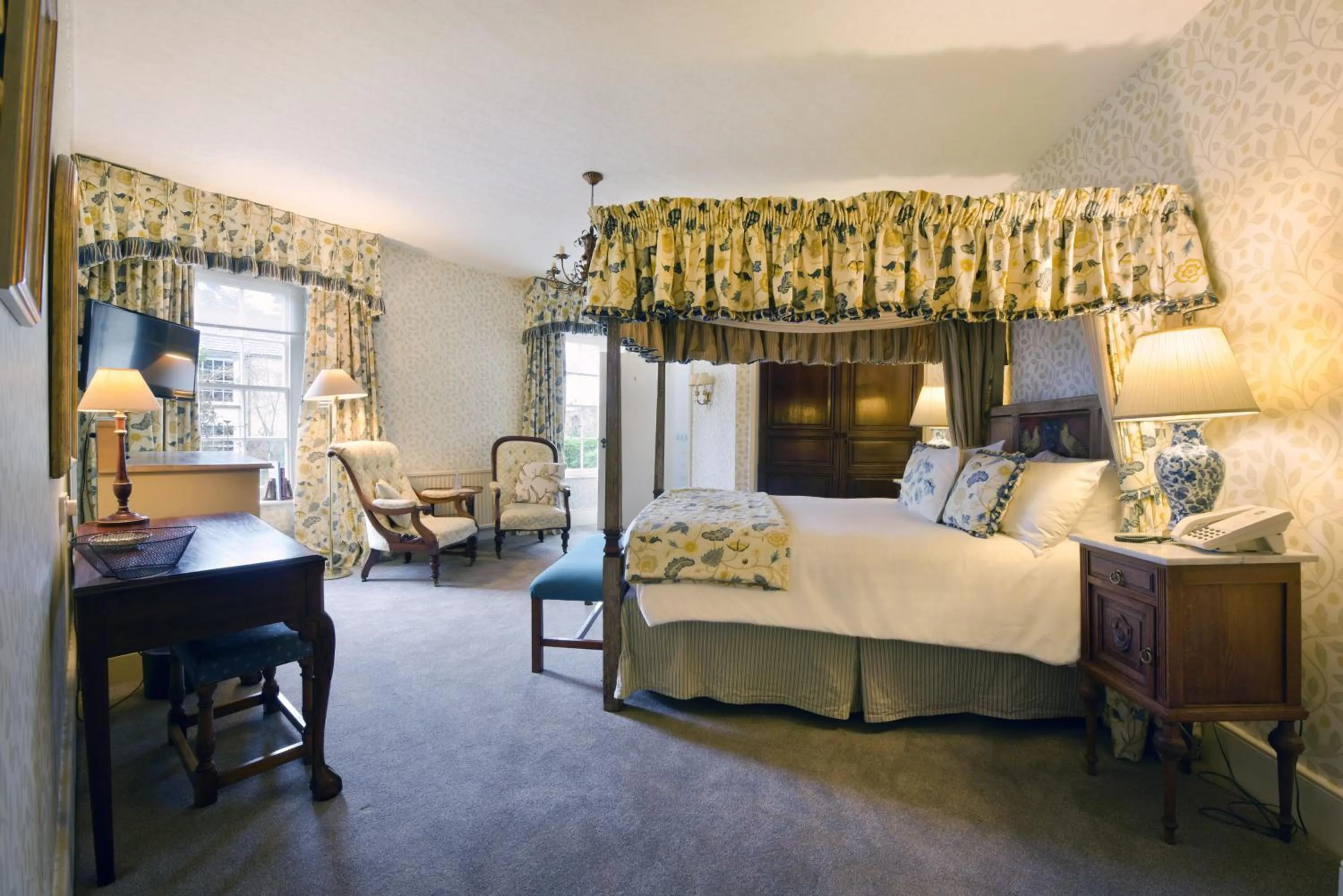 Bed in Luttrell Arms