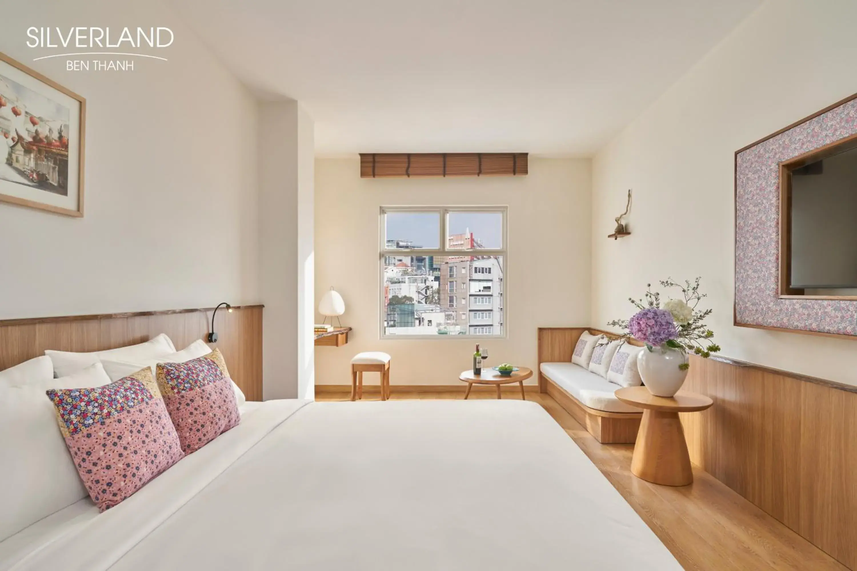 Sense City Double with afternoon tea in Silverland Bến Thành Sense City Double with afternoon tea in Silverland Bến Thành