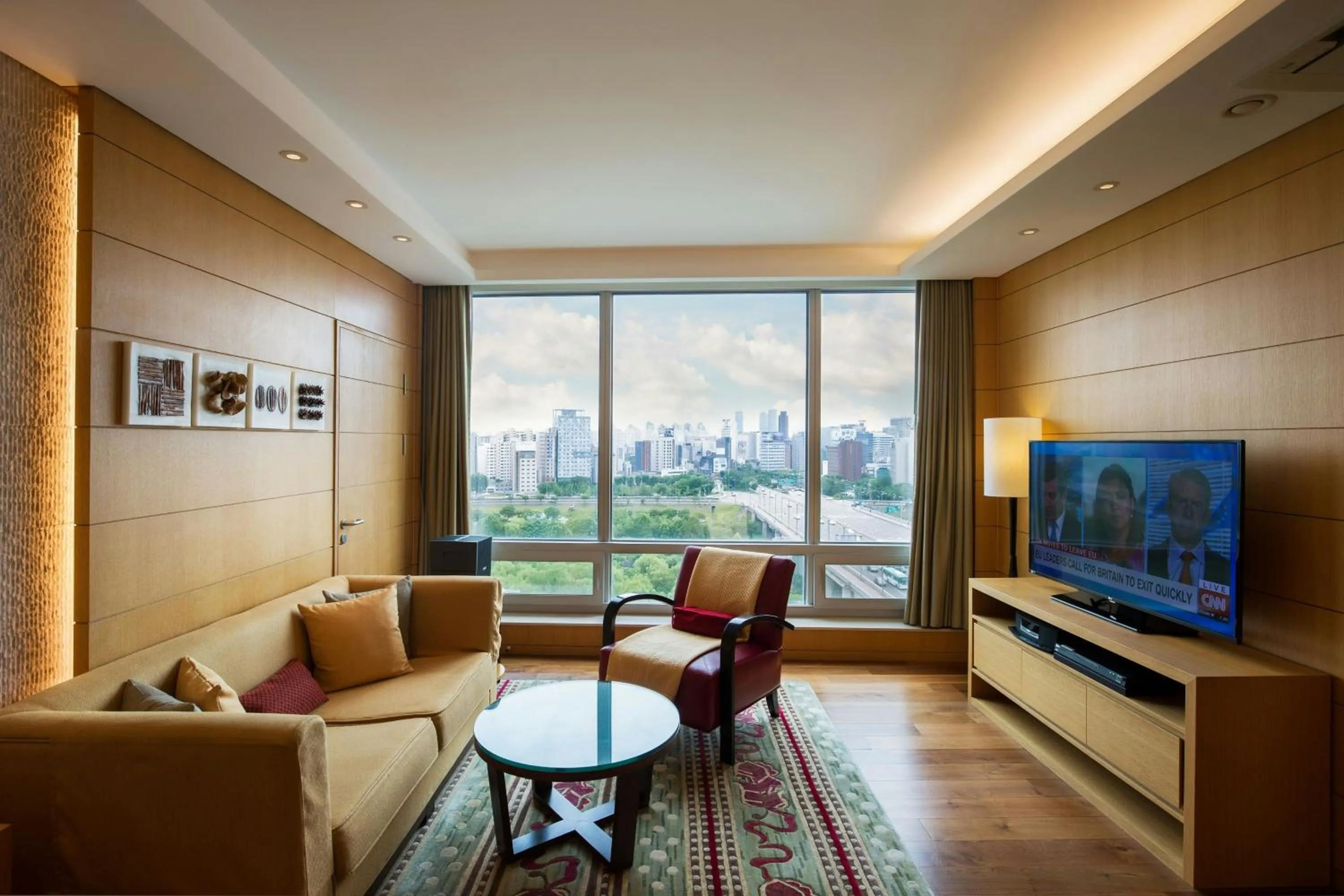 Living room in Marriott Executive Apartment Seoul