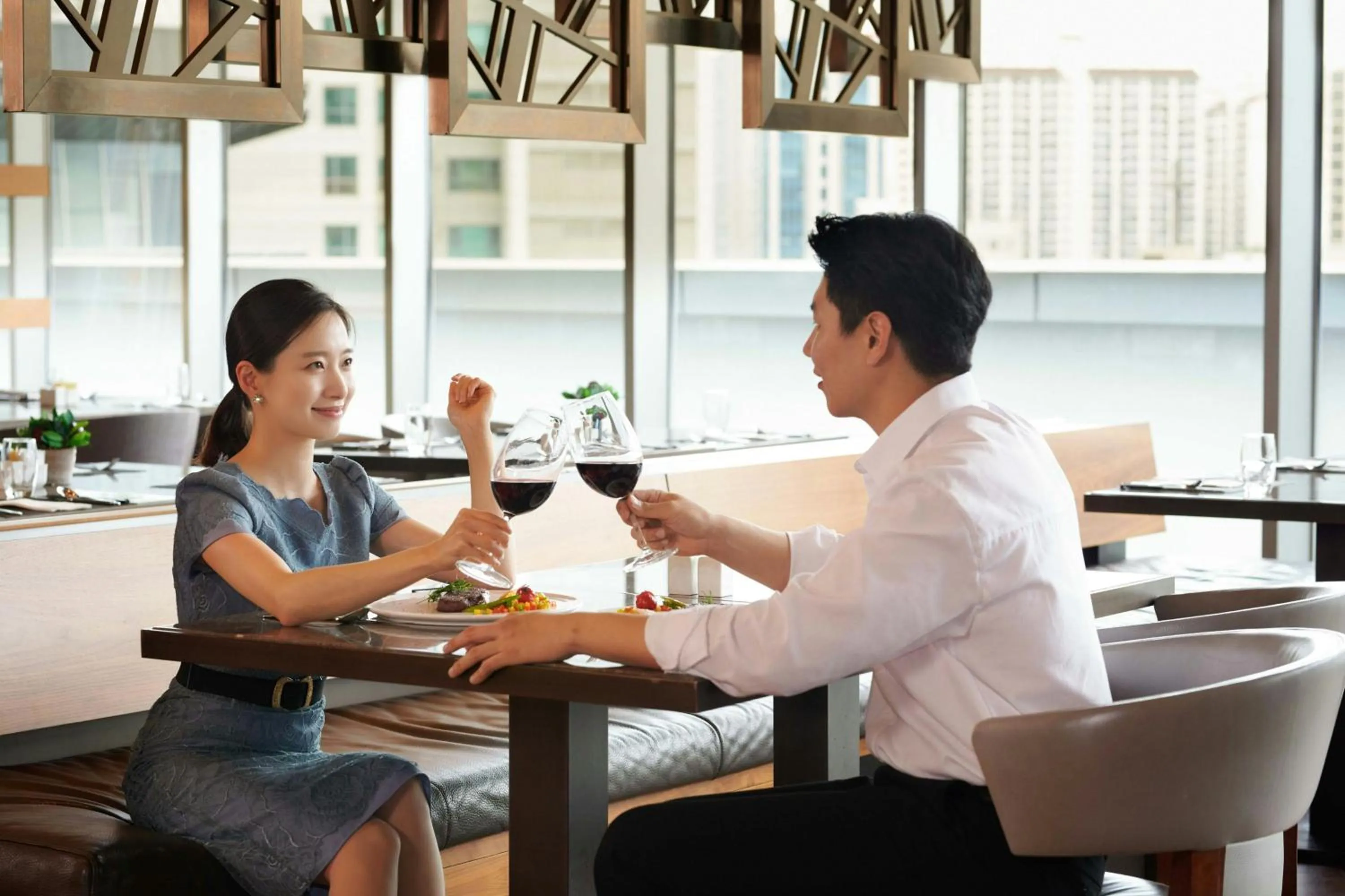 Restaurant/places to eat in Courtyard By Marriott Seoul Times Square