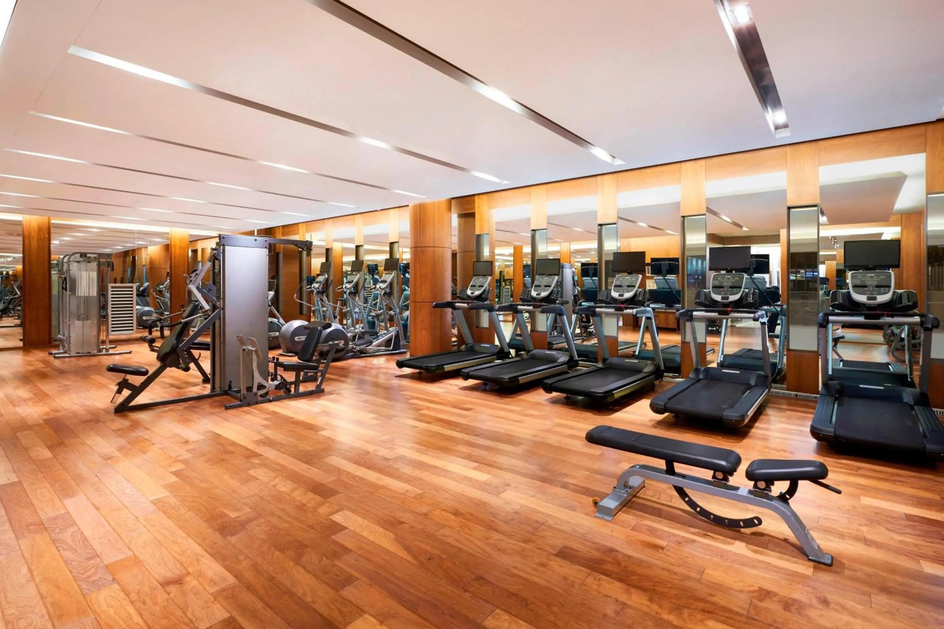 Fitness centre/facilities in Courtyard By Marriott Seoul Times Square