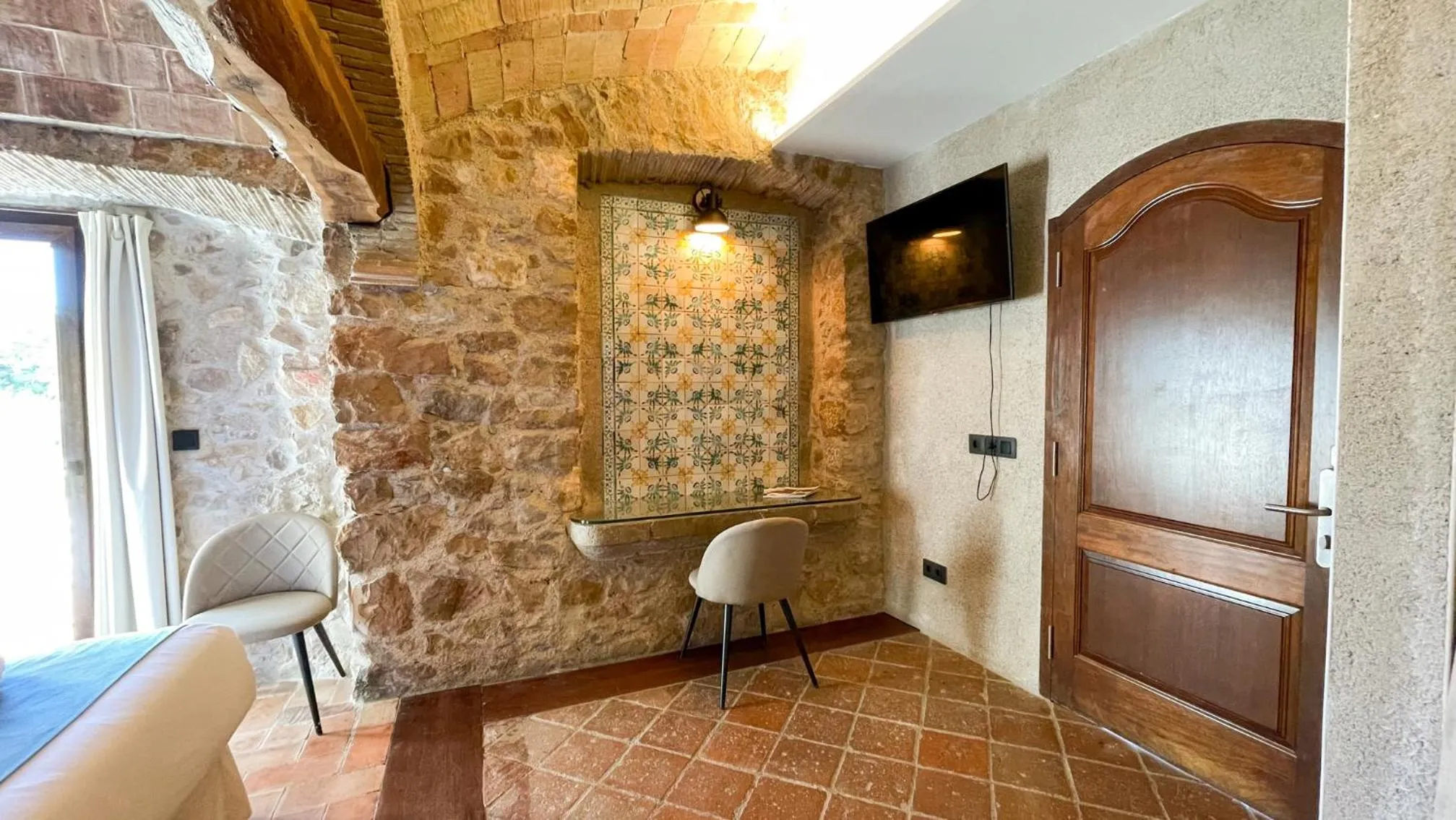 Photo of the whole room in Hotel Molí de l'Escala