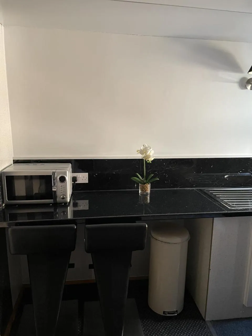 Seating area in OYO The Bentleys Hotel